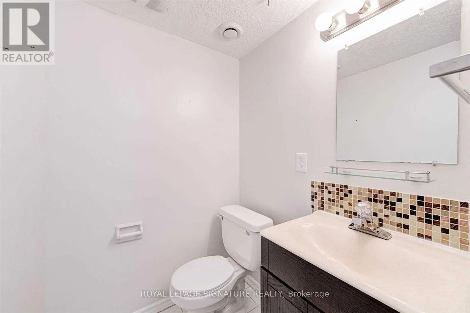 116 - 5 PARKWAY FOREST DRIVE