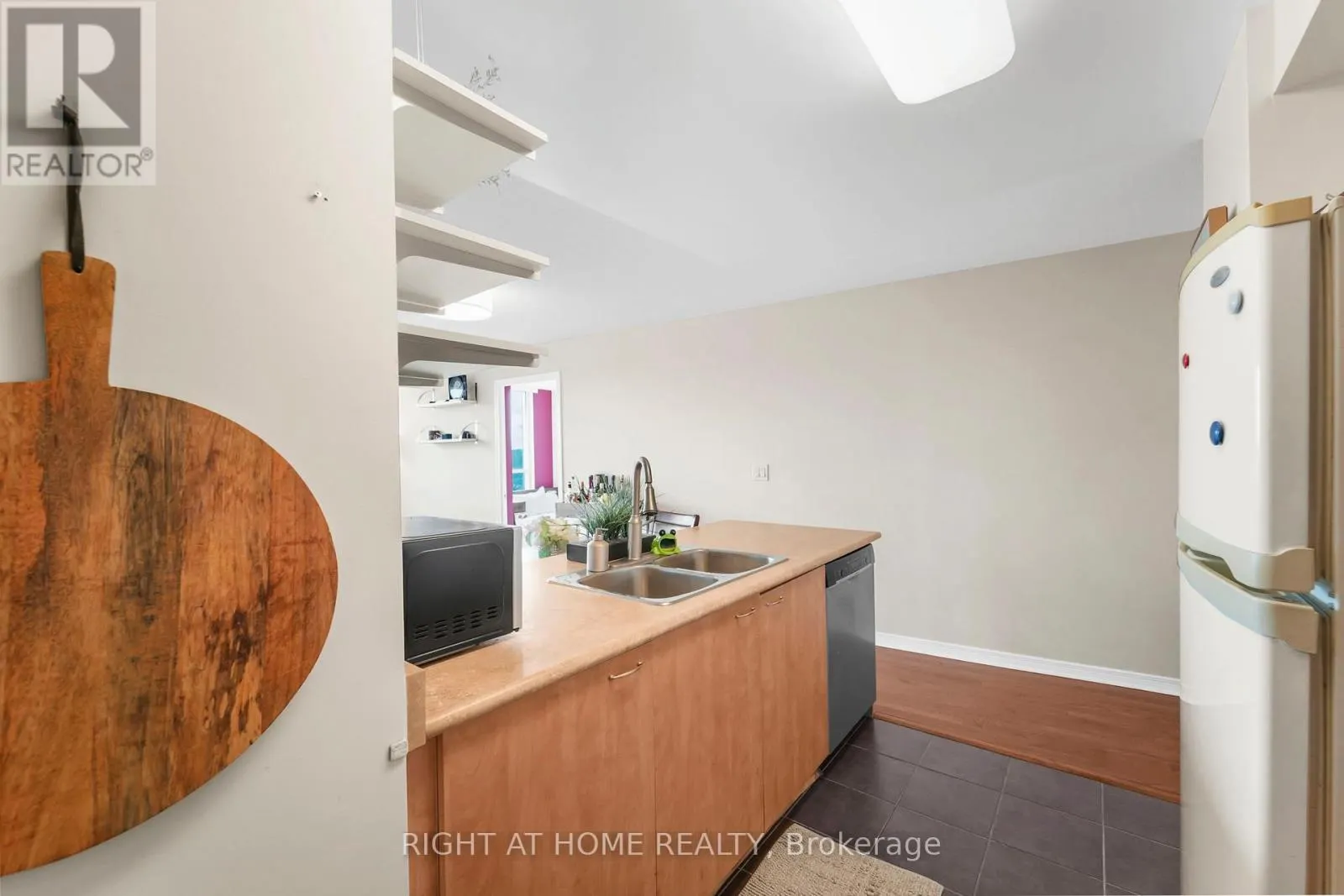 712 - 503 BEECROFT ROAD