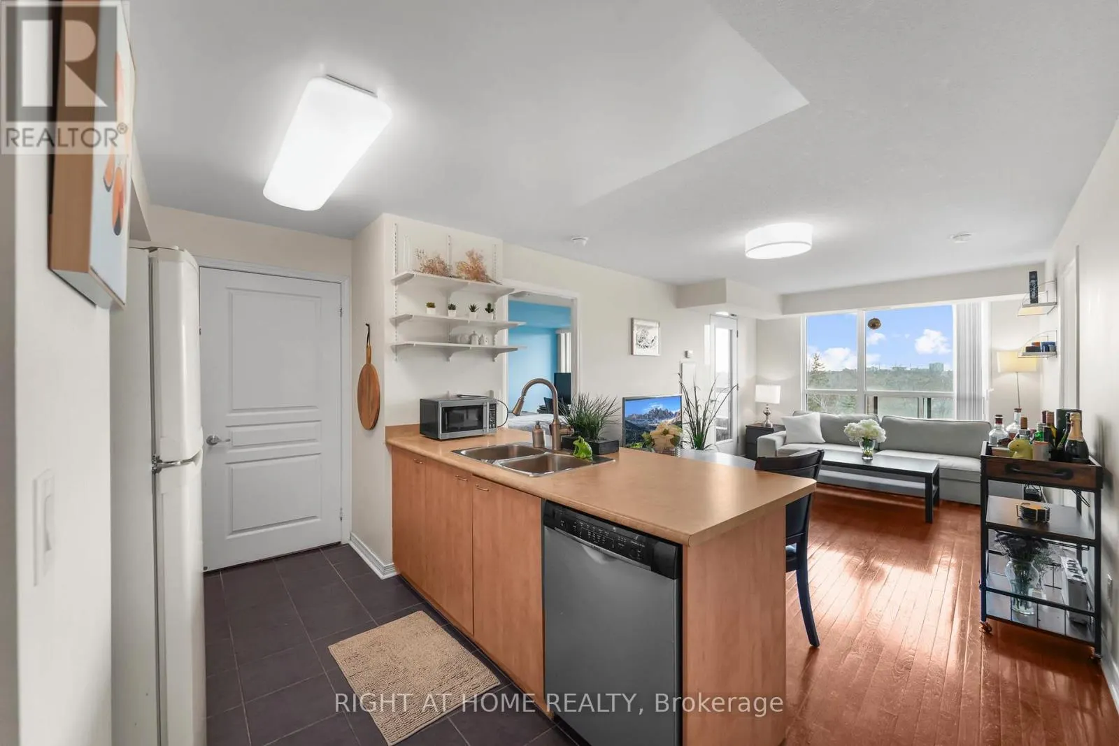 712 - 503 BEECROFT ROAD