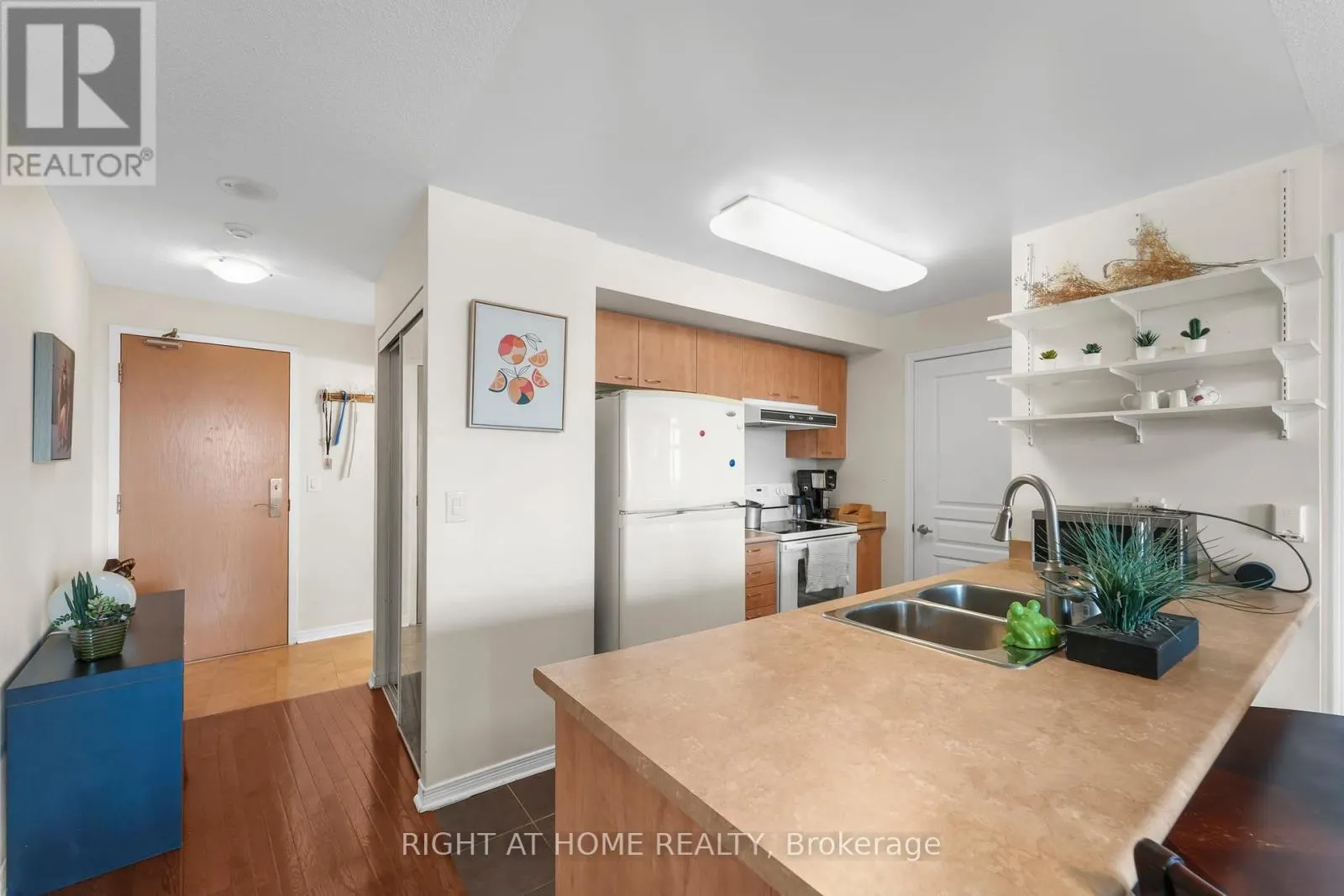 712 - 503 BEECROFT ROAD