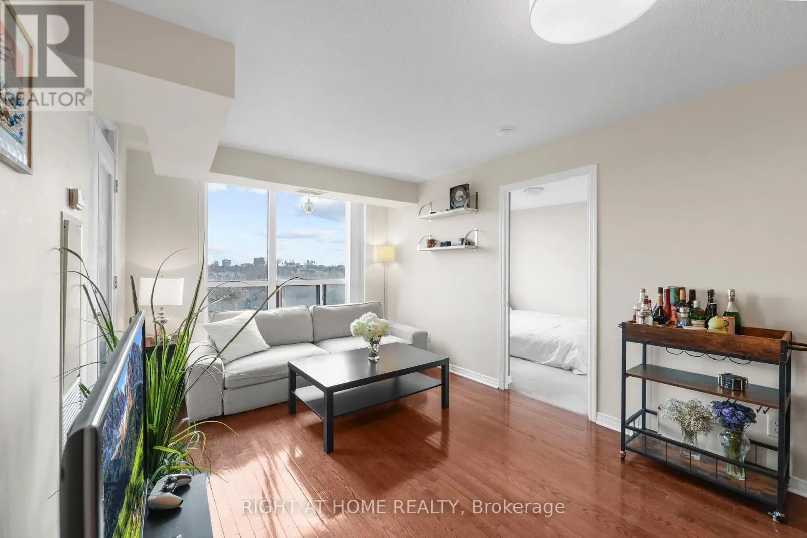 712 - 503 BEECROFT ROAD