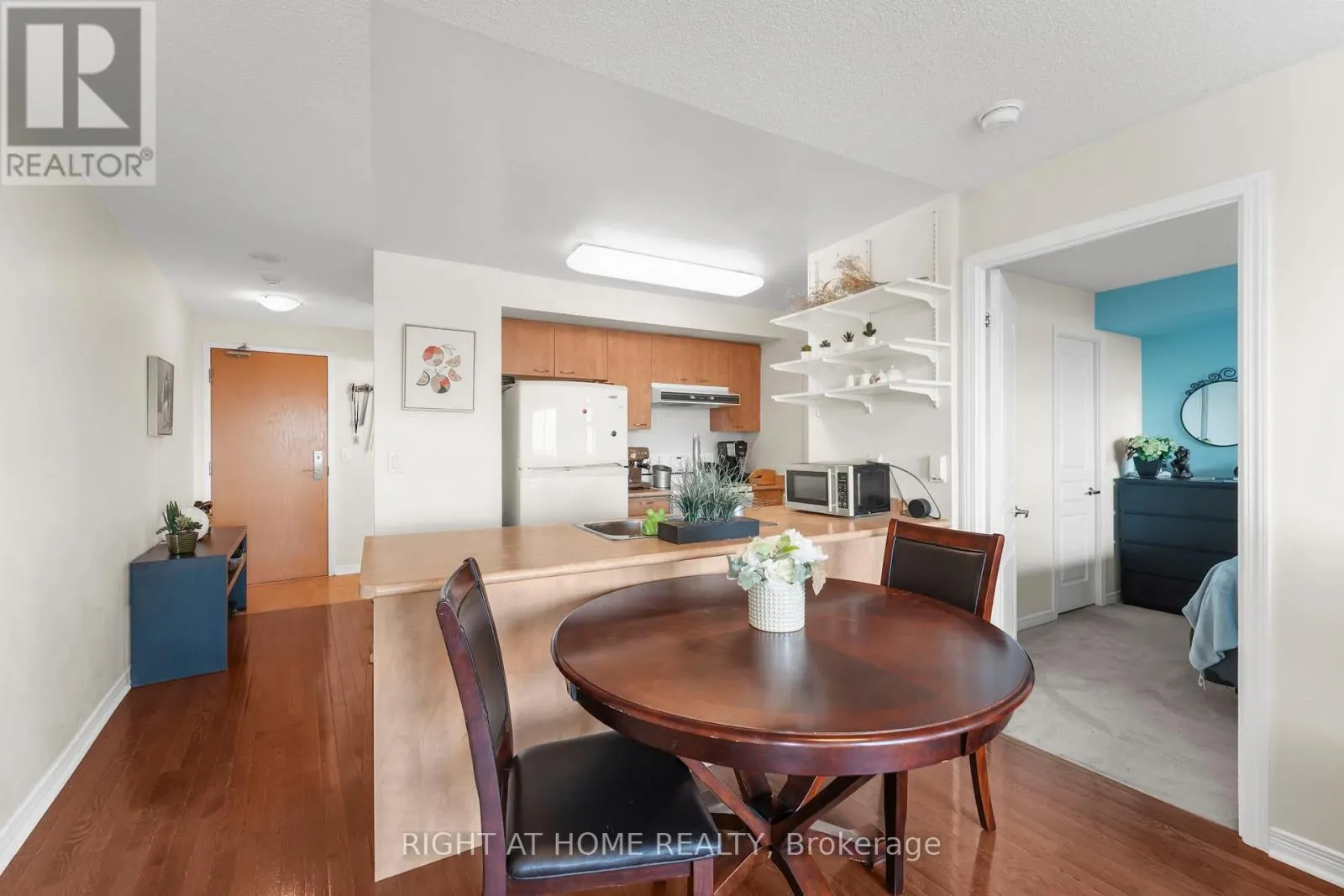 712 - 503 BEECROFT ROAD