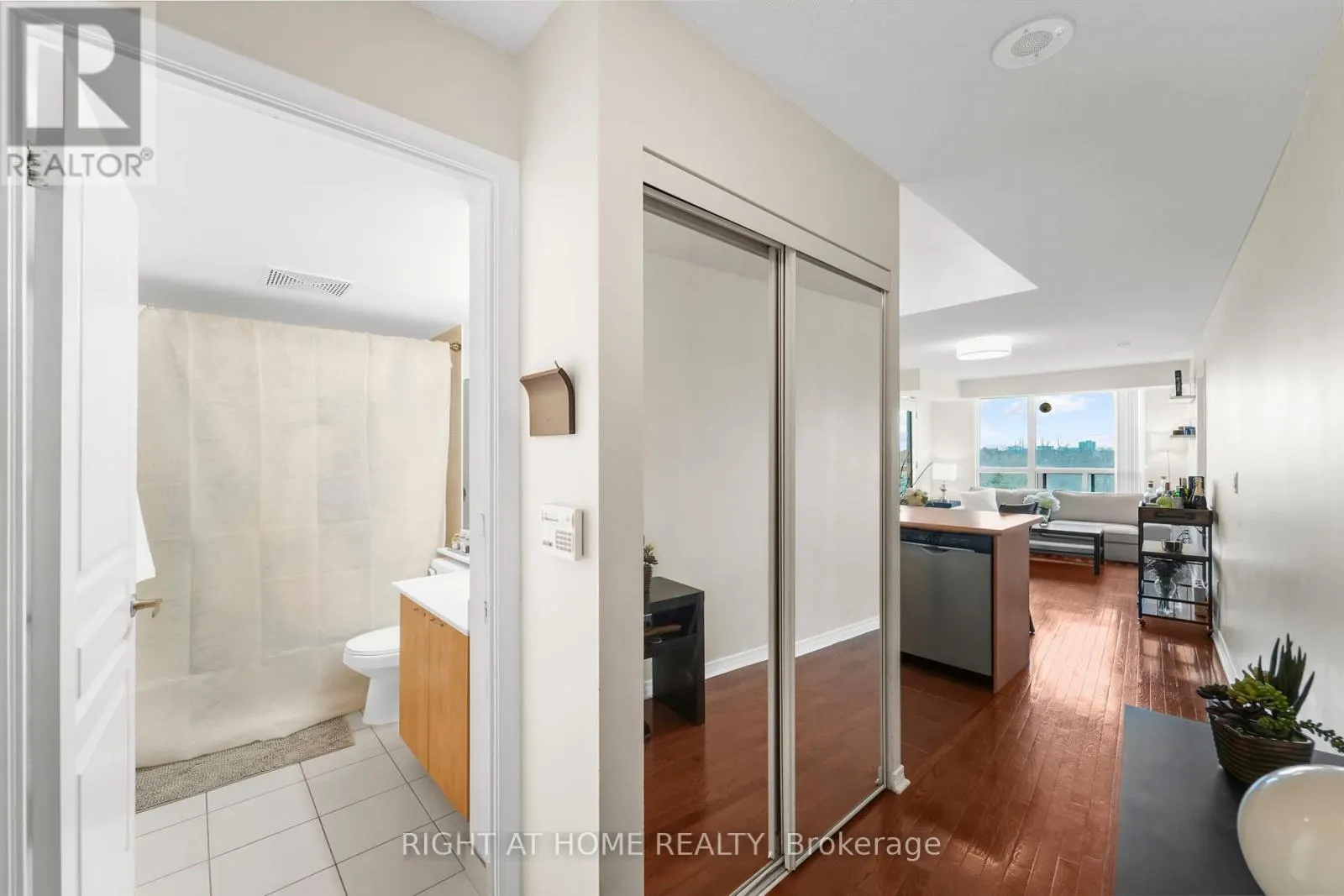 712 - 503 BEECROFT ROAD