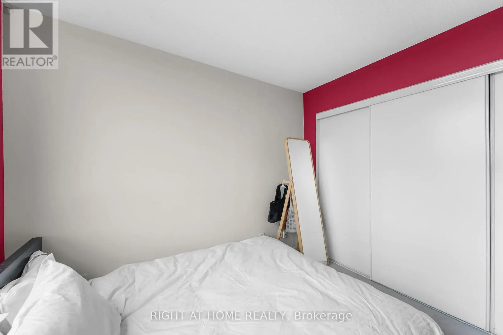 712 - 503 BEECROFT ROAD