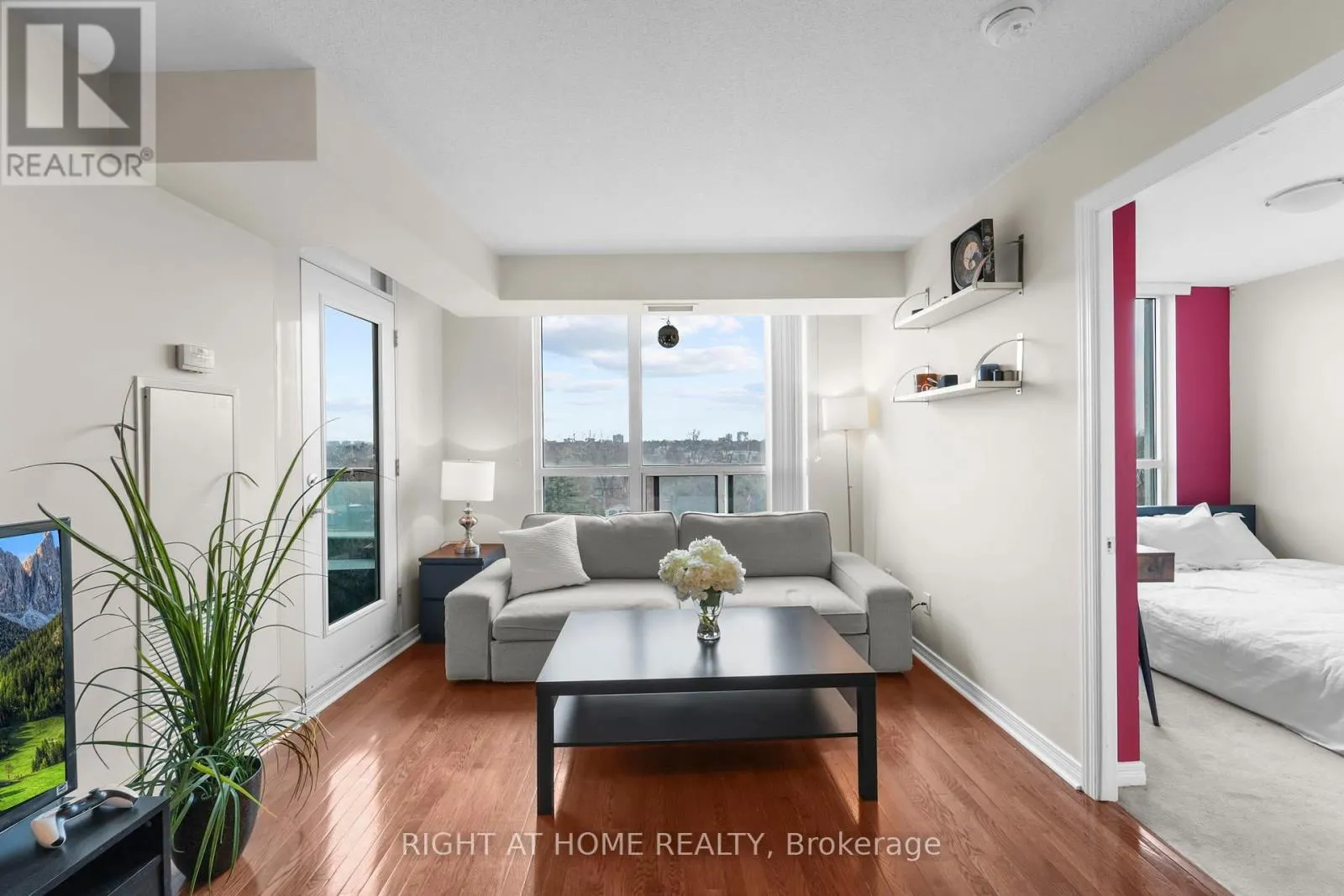 712 - 503 BEECROFT ROAD