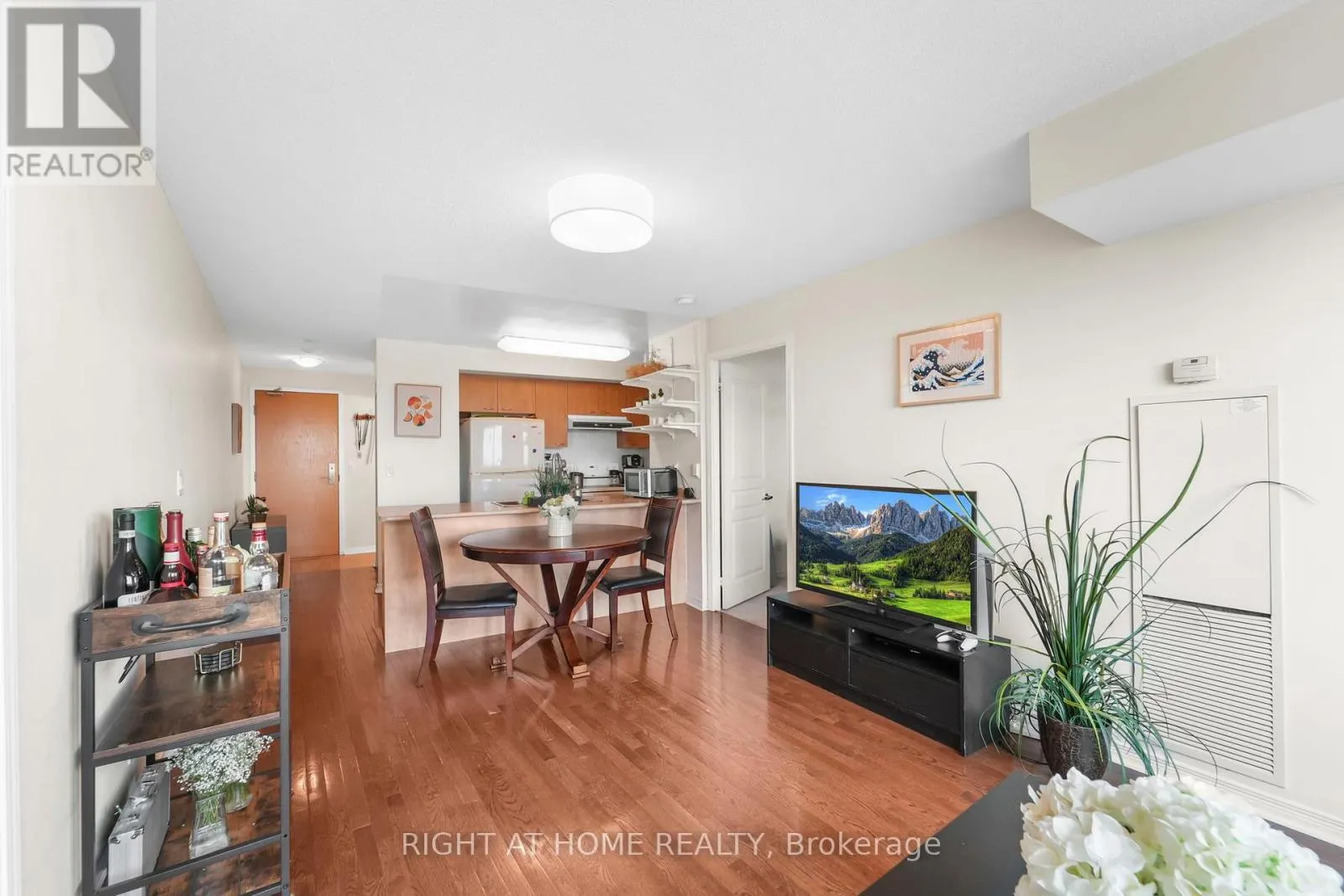 712 - 503 BEECROFT ROAD