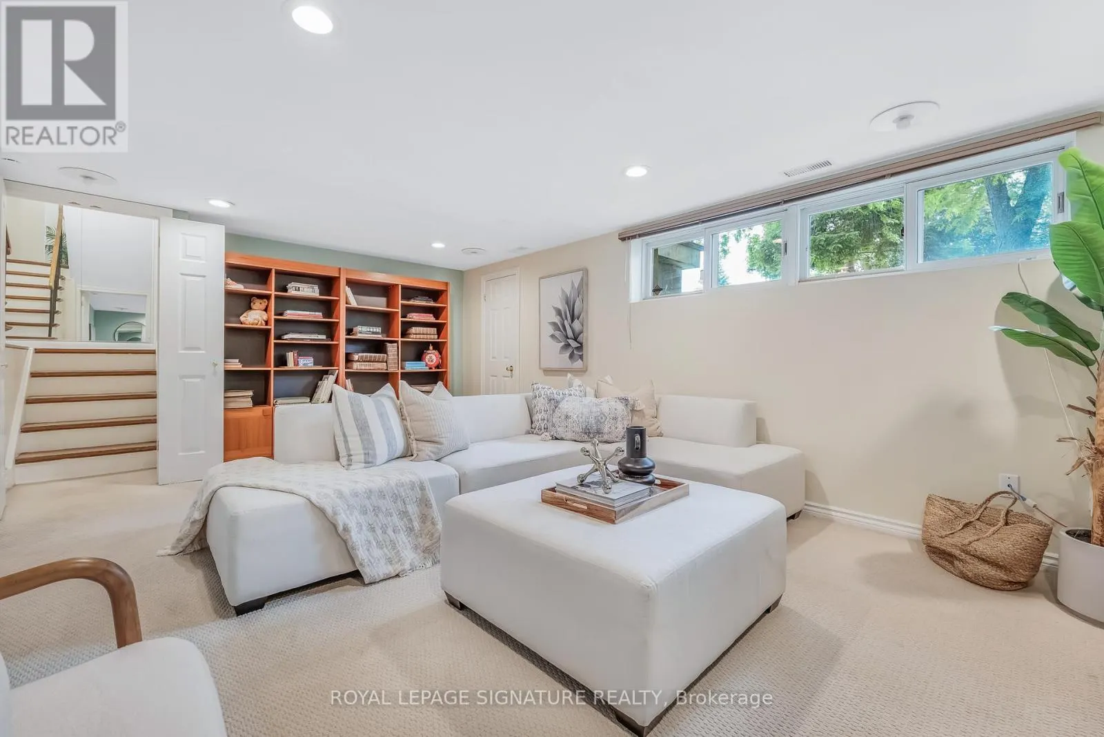 16 REVCOE DRIVE