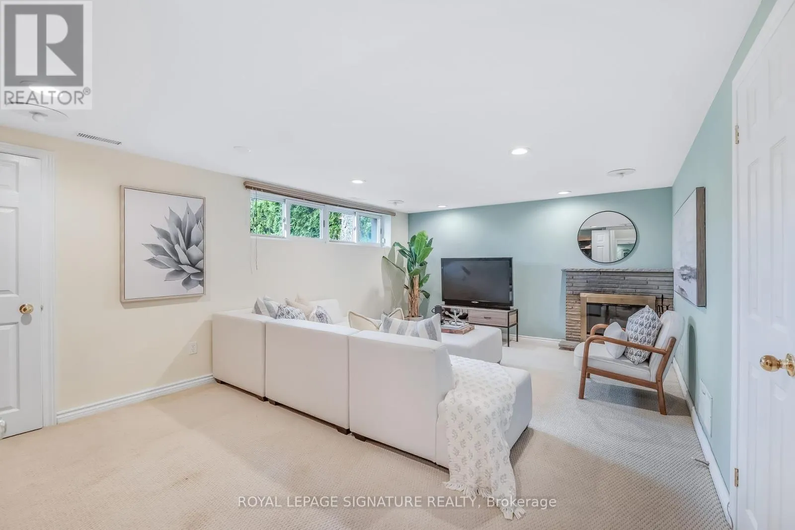16 REVCOE DRIVE