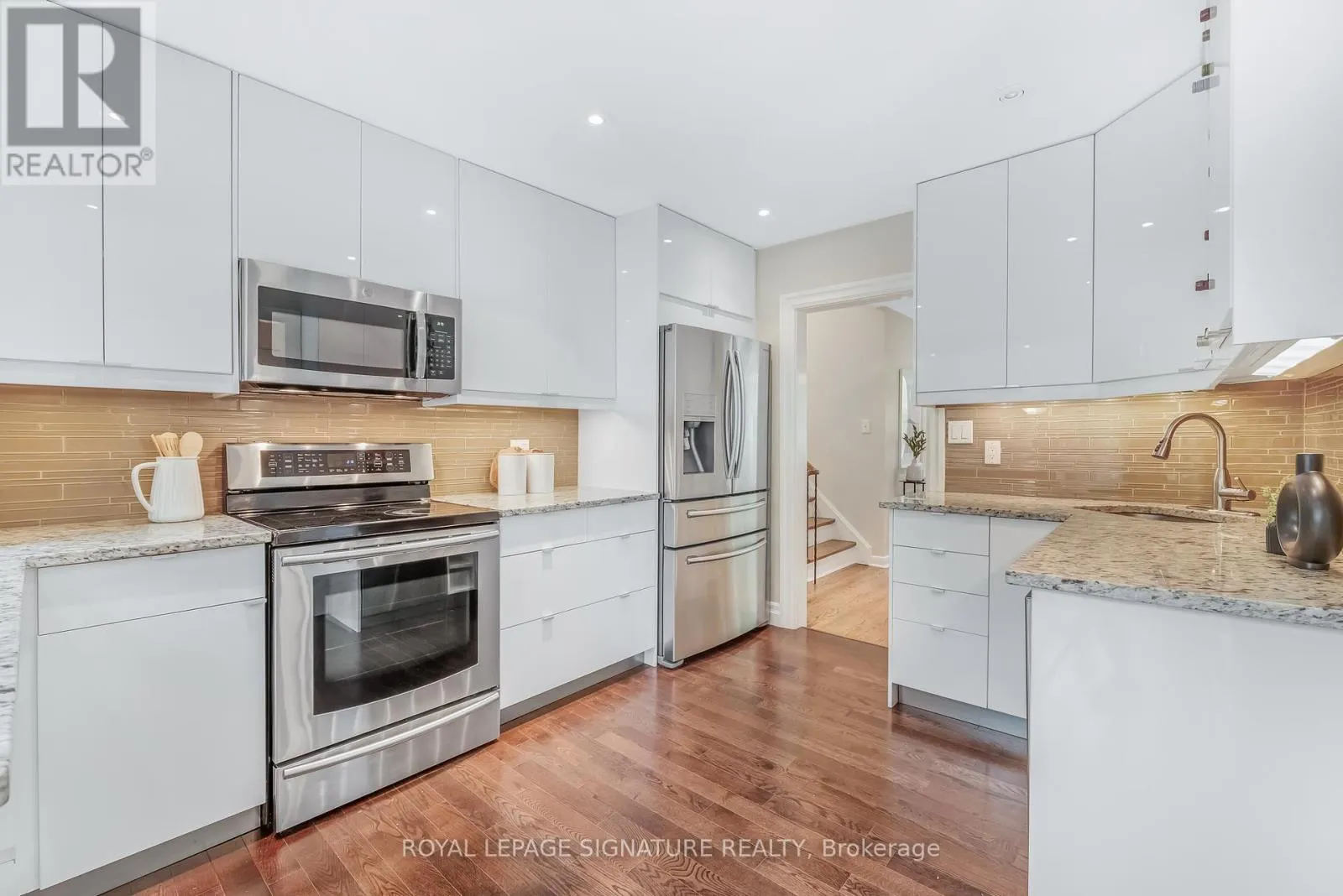 16 REVCOE DRIVE