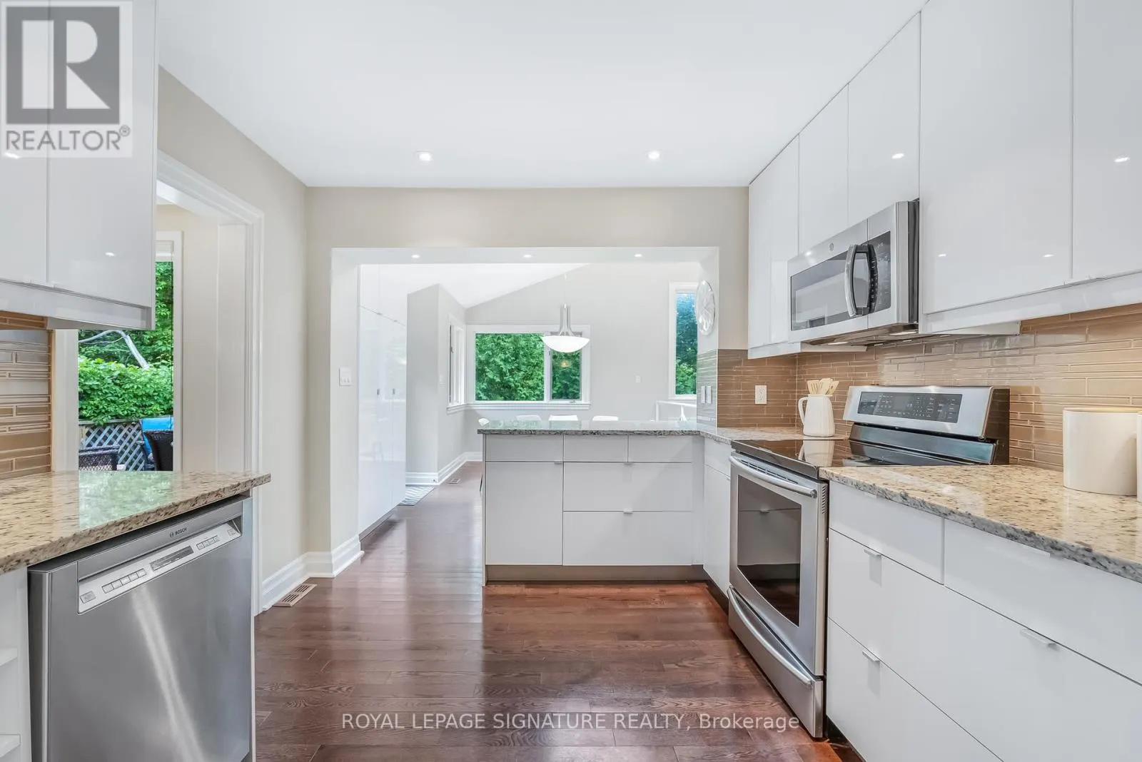 16 REVCOE DRIVE