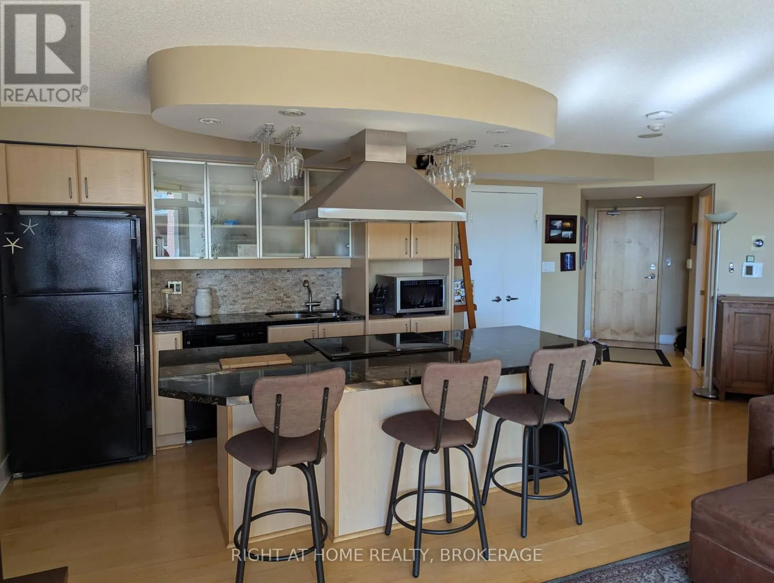 608 - 550 QUEENS QUAY W QUAY W, #608