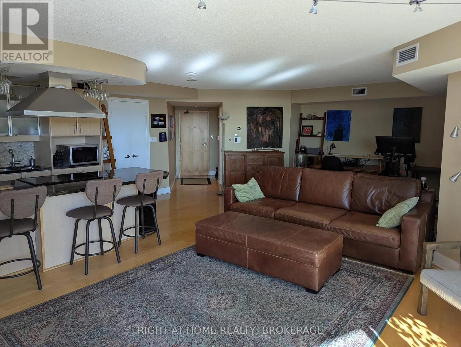 608 - 550 QUEENS QUAY W QUAY W, #608