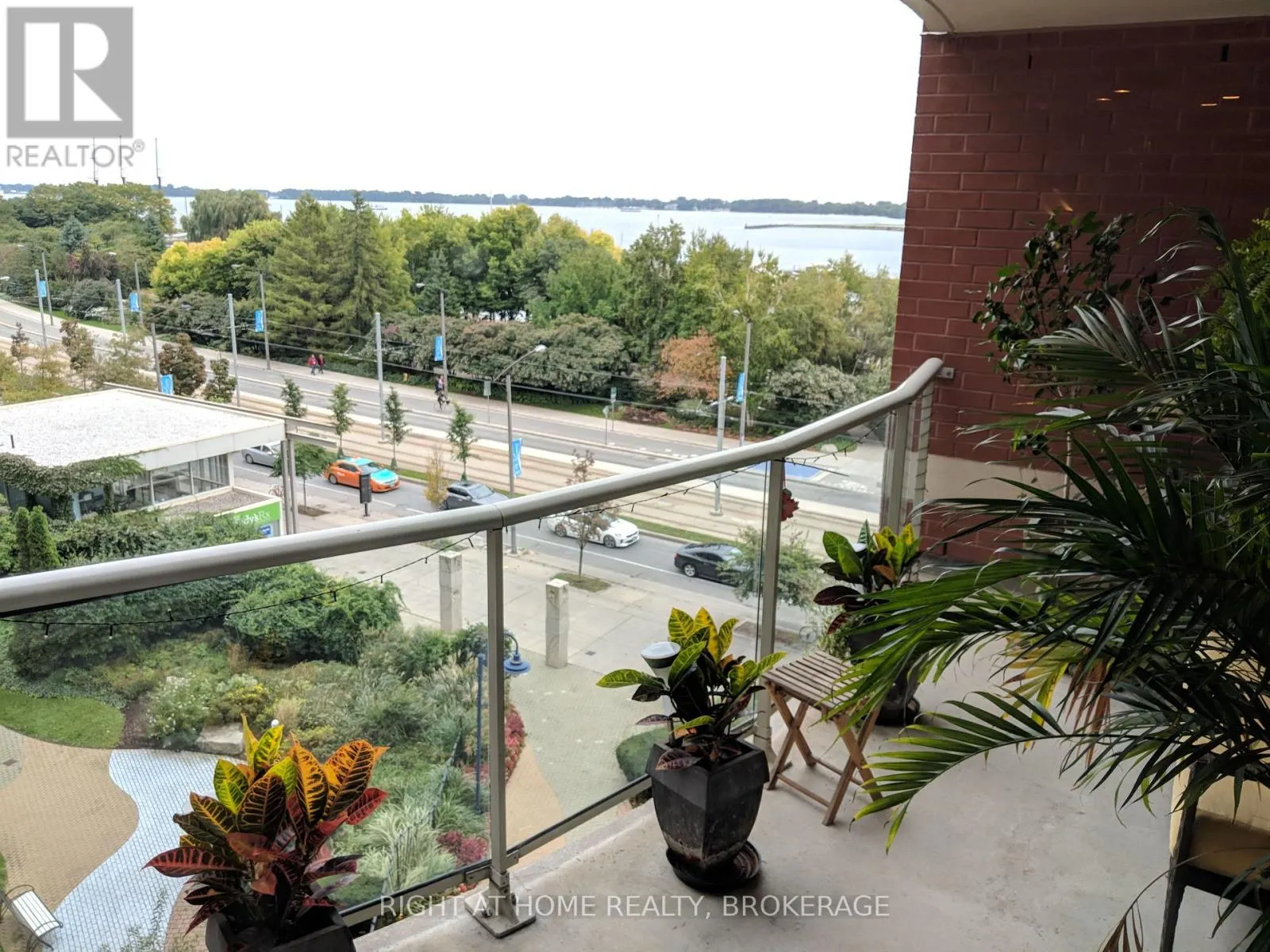 608 - 550 QUEENS QUAY W QUAY W, #608