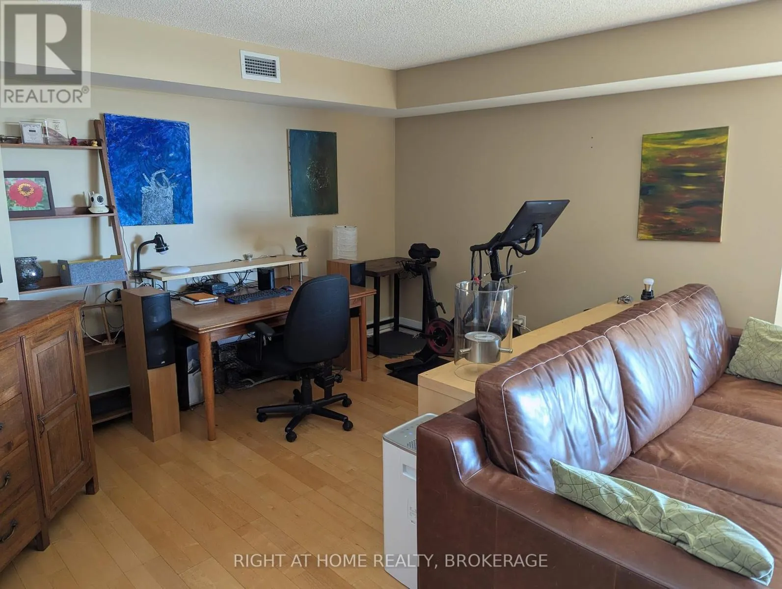 608 - 550 QUEENS QUAY W QUAY W, #608