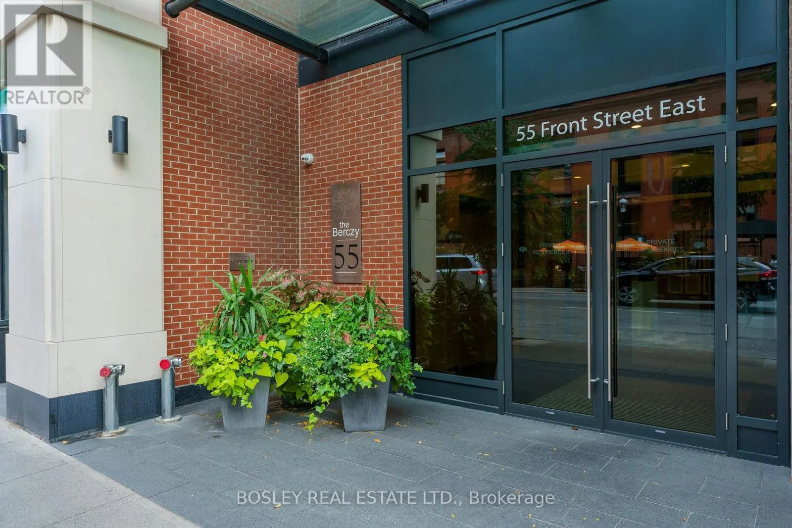 PH1203 - 55 FRONT STREET E