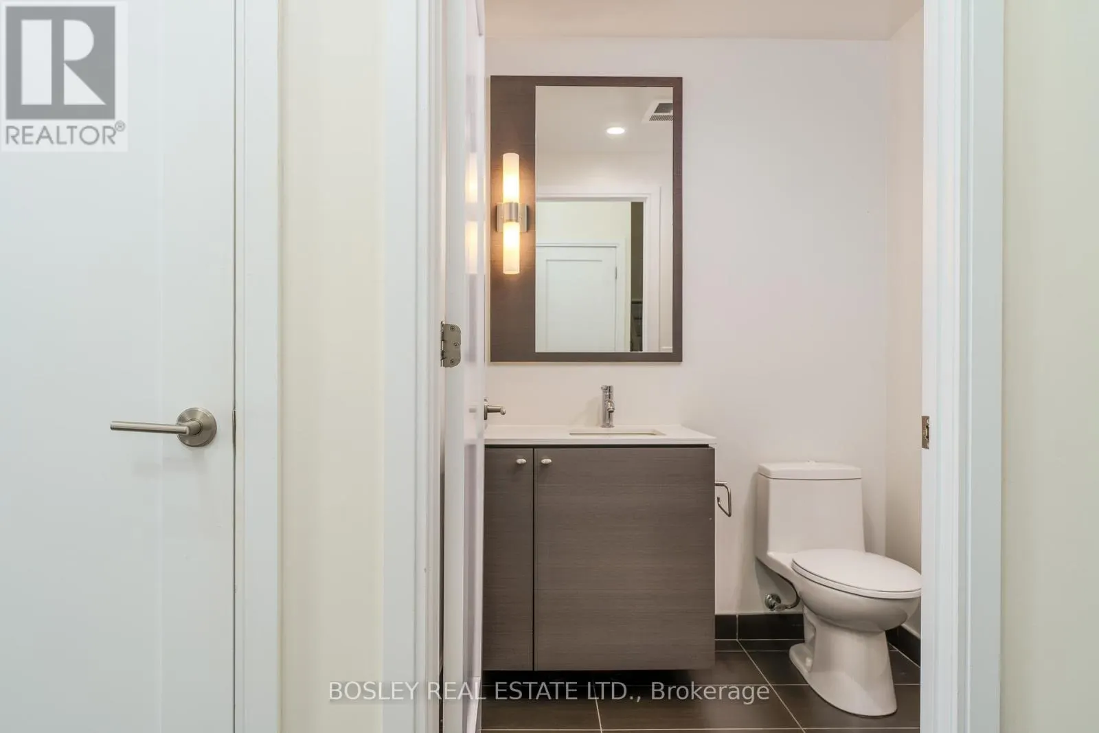 PH1203 - 55 FRONT STREET E