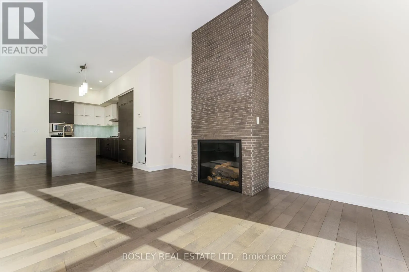 PH1203 - 55 FRONT STREET E