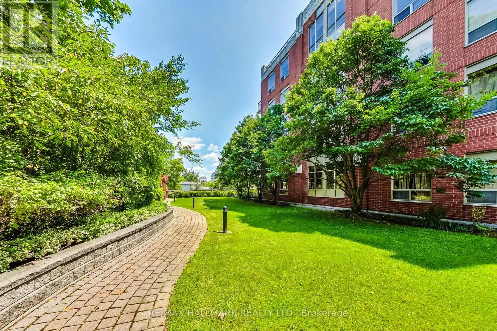 405 - 800 SHEPPARD AVENUE W