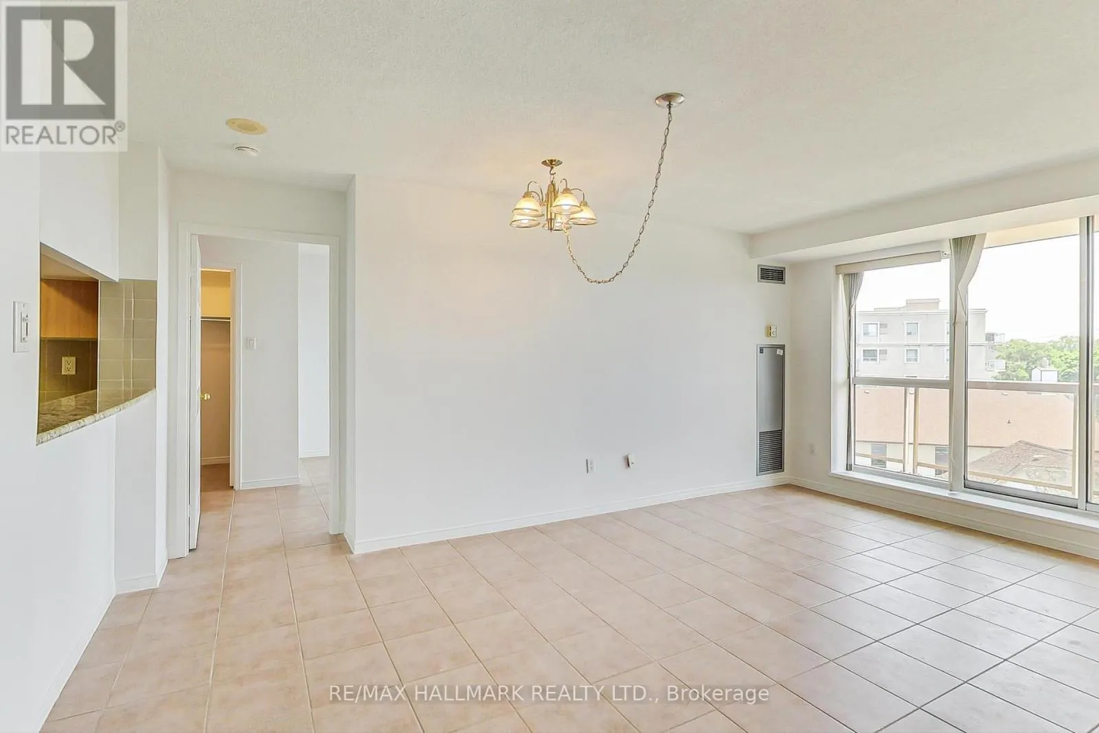 405 - 800 SHEPPARD AVENUE W