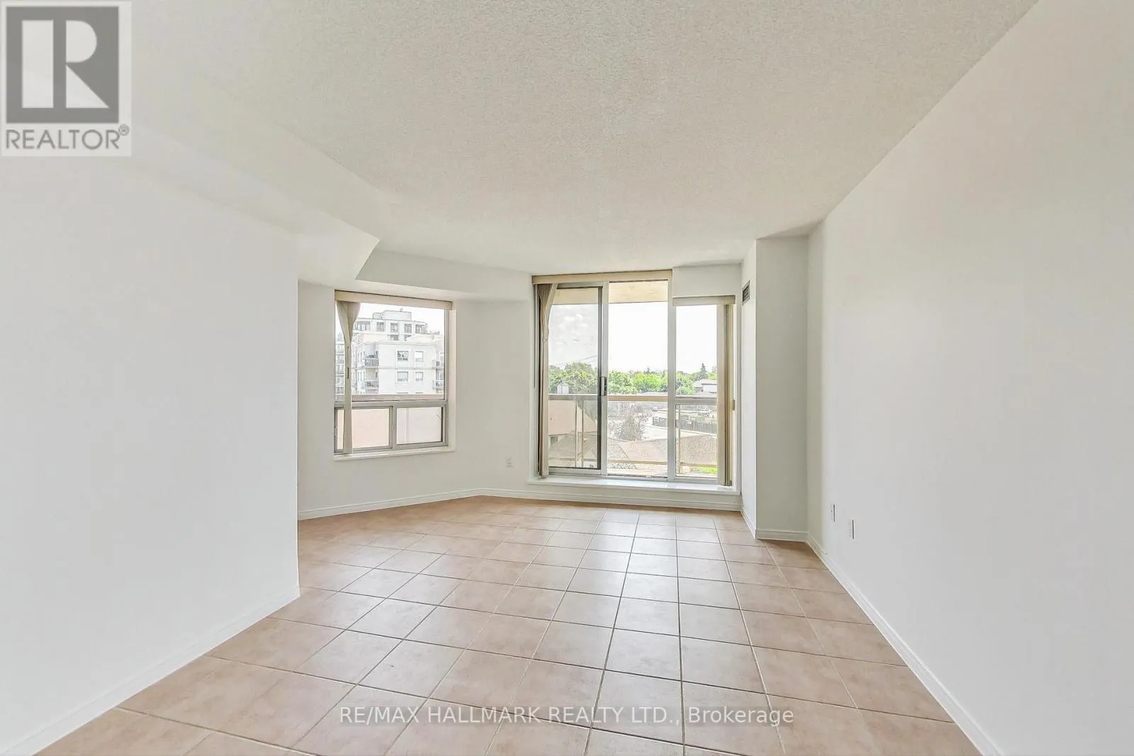 405 - 800 SHEPPARD AVENUE W