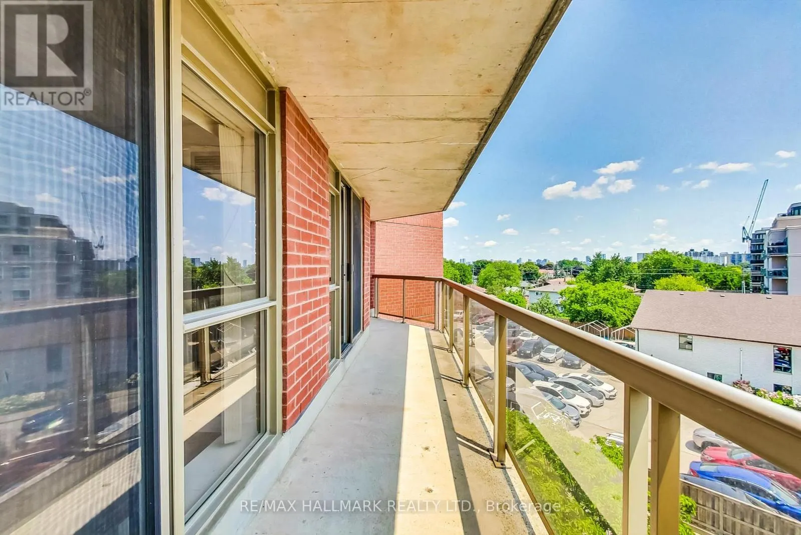 405 - 800 SHEPPARD AVENUE W