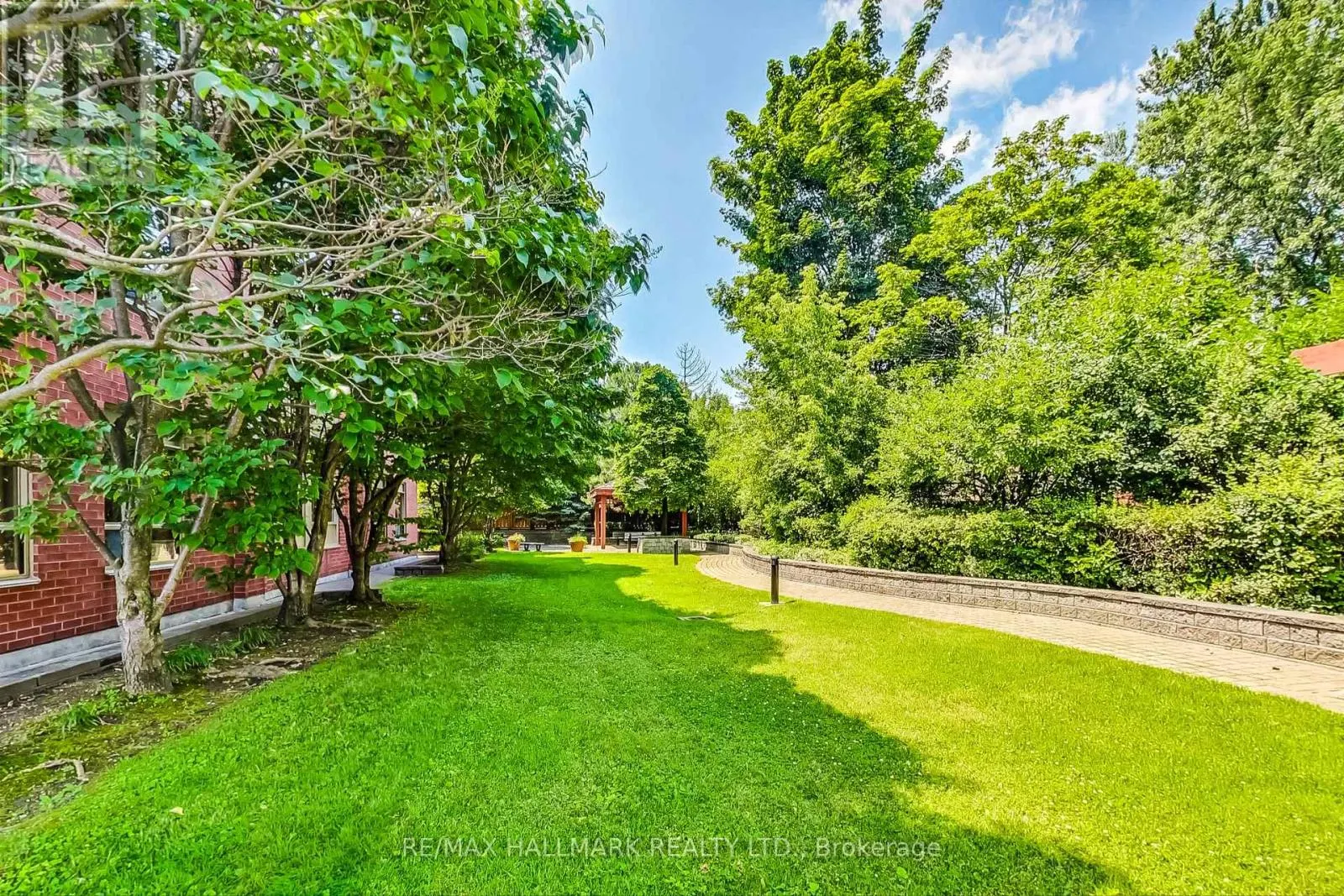 405 - 800 SHEPPARD AVENUE W