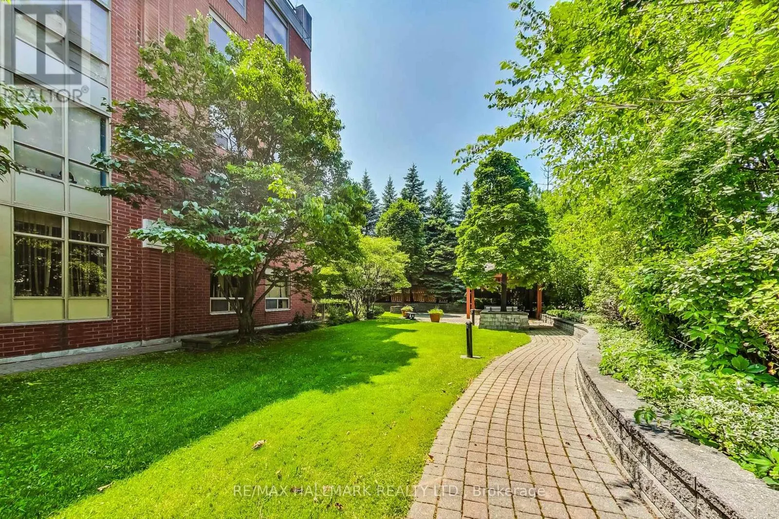 405 - 800 SHEPPARD AVENUE W