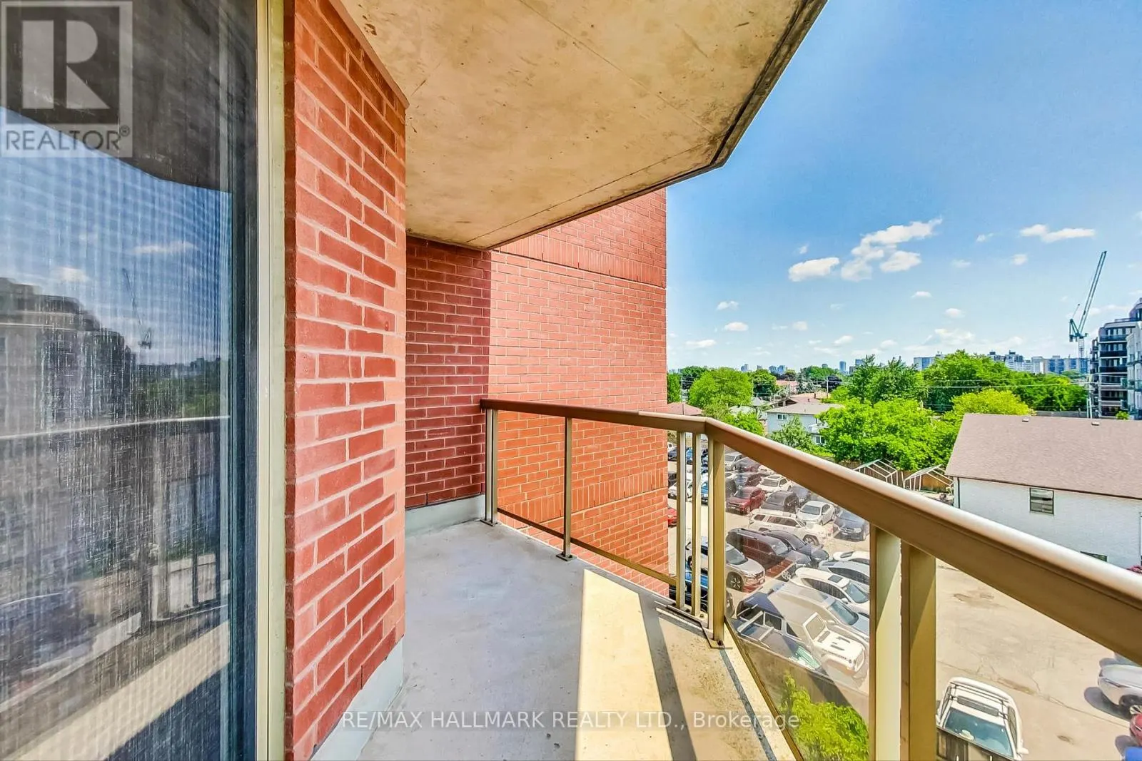 405 - 800 SHEPPARD AVENUE W