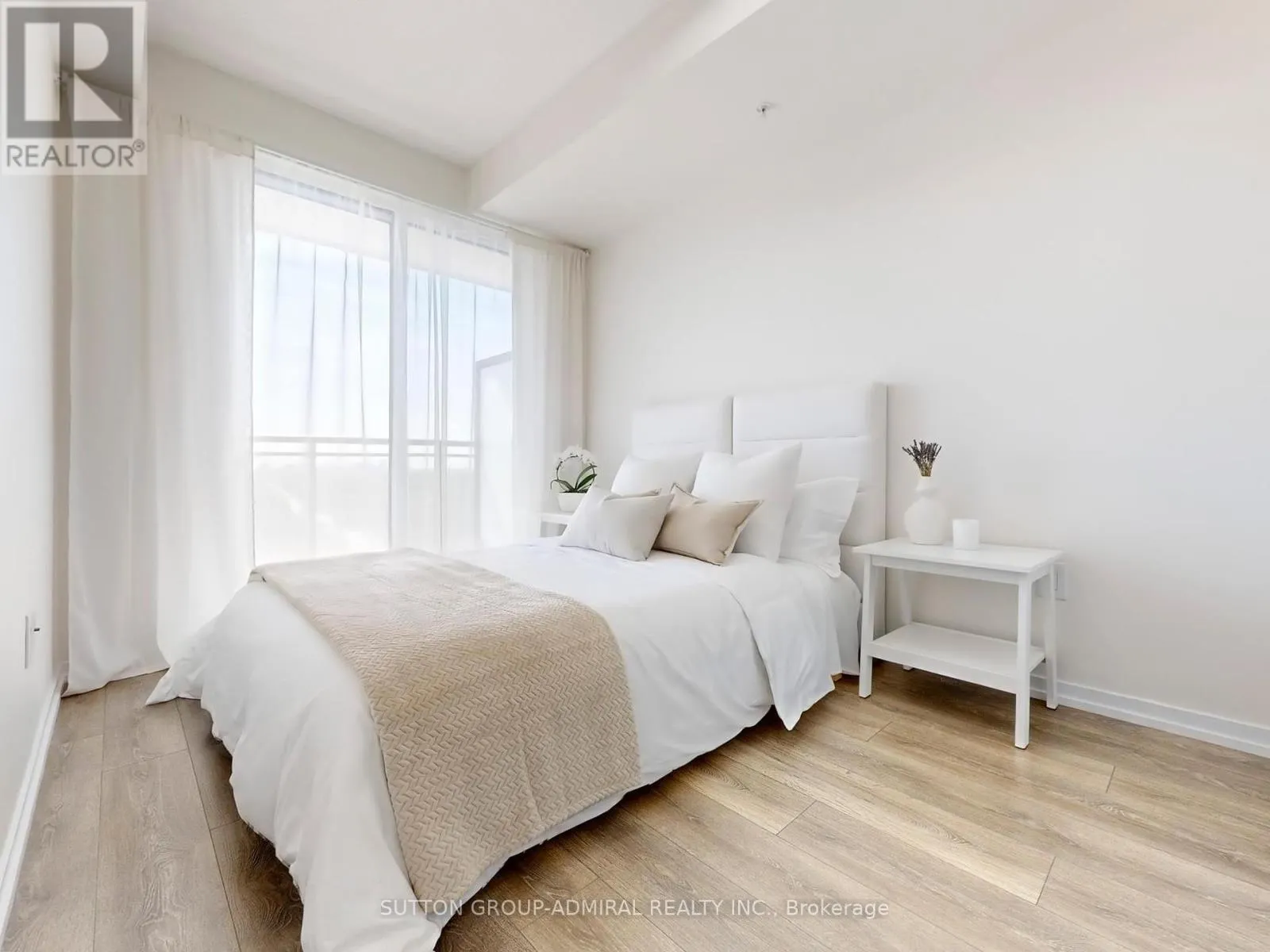 1111 - 3237 BAYVIEW AVENUE