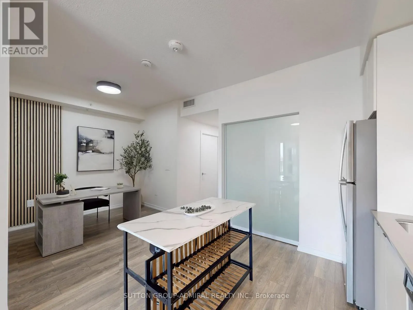 1111 - 3237 BAYVIEW AVENUE