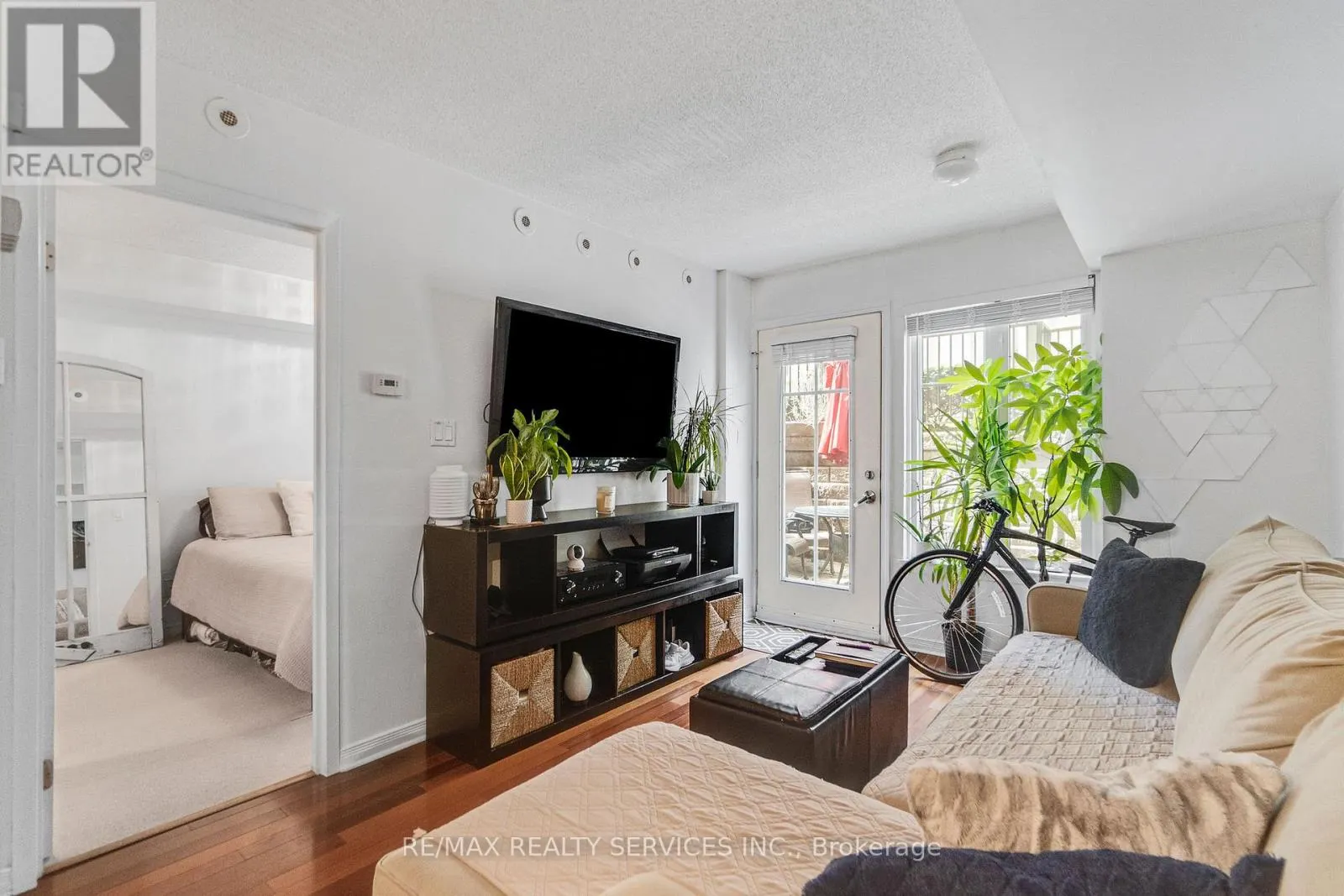 632 - 38 WESTERN BATTERY ROAD