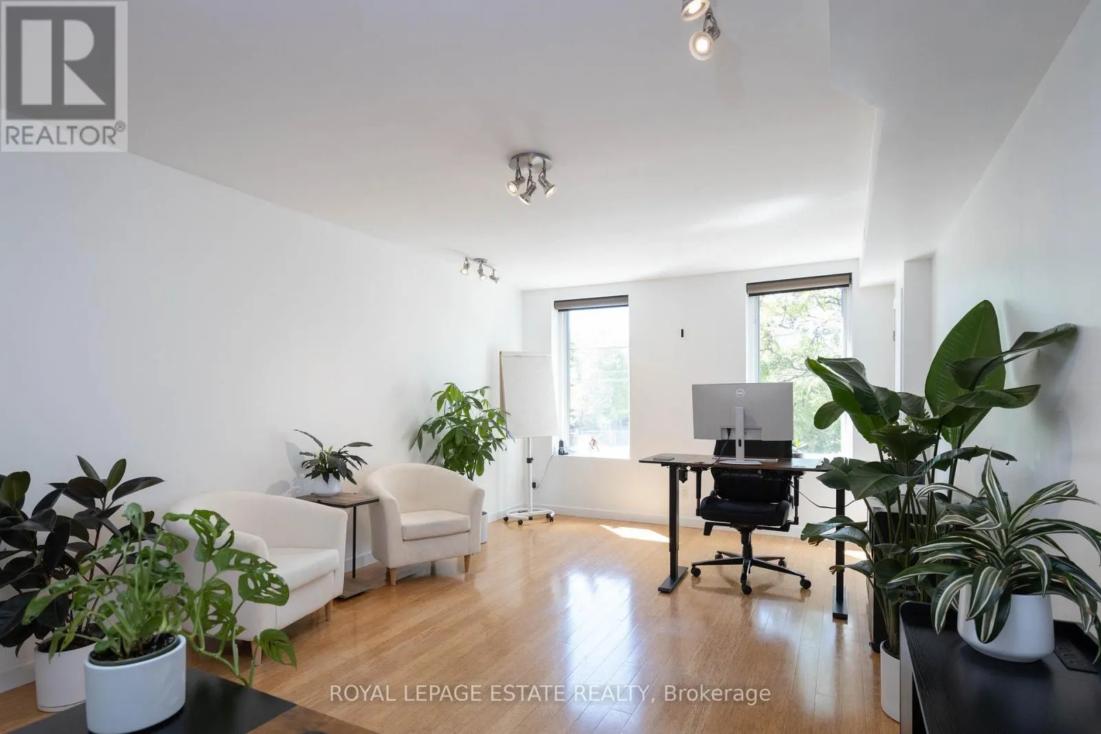 432/434 QUEEN STREET E