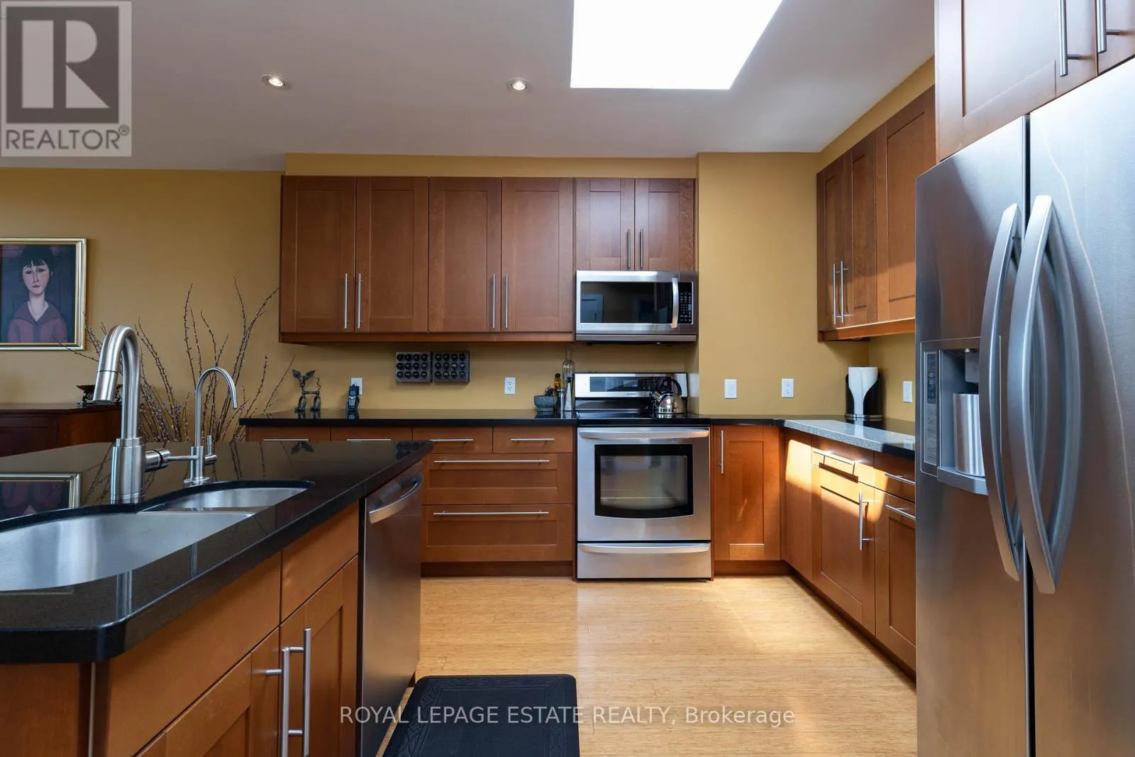 432/434 QUEEN STREET E