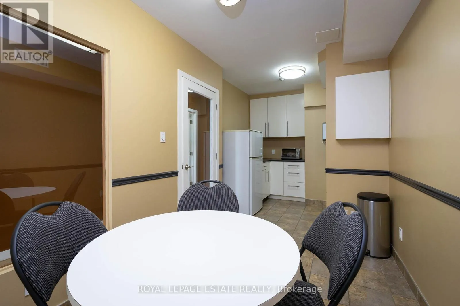 432/434 QUEEN STREET E