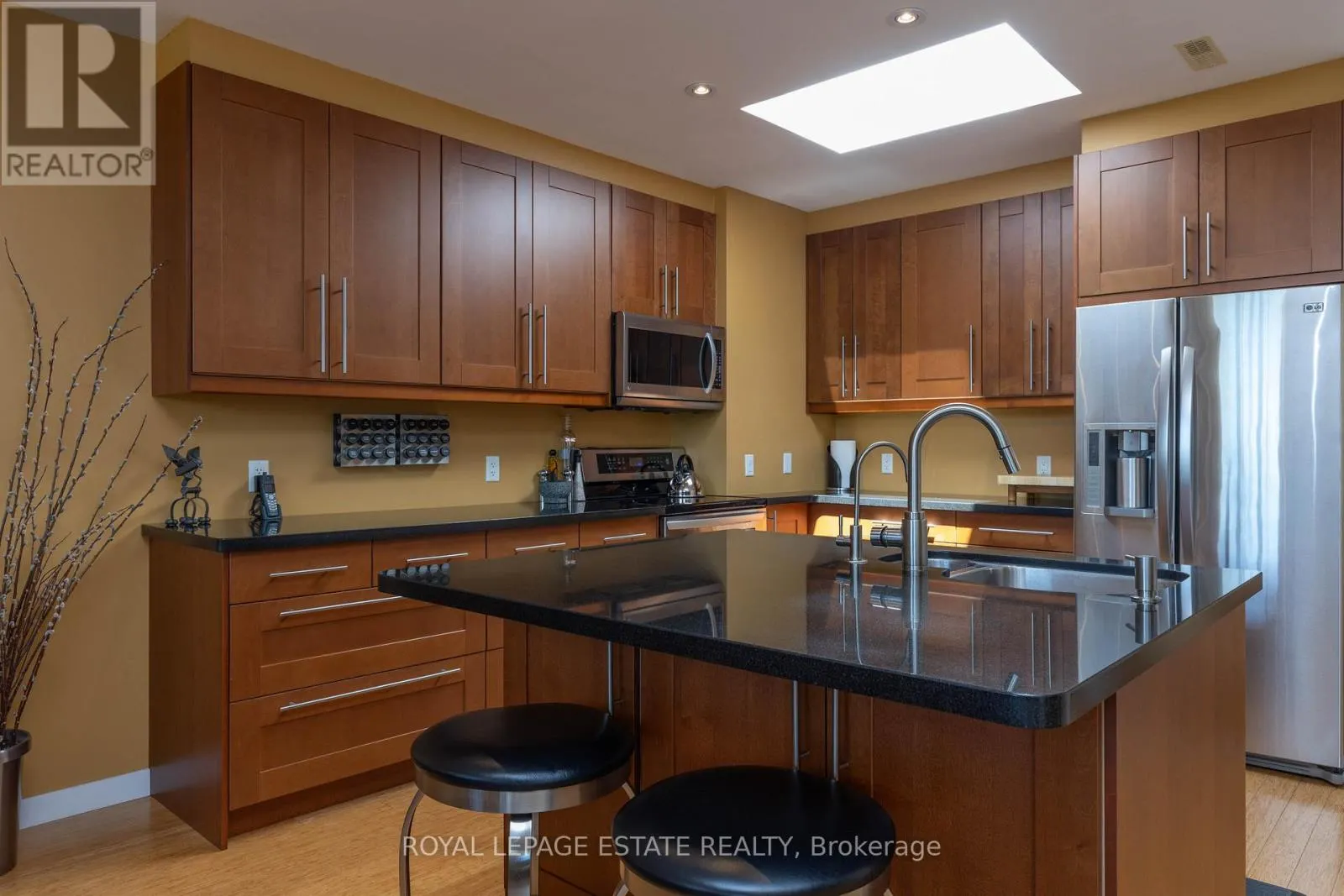 432/434 QUEEN STREET E