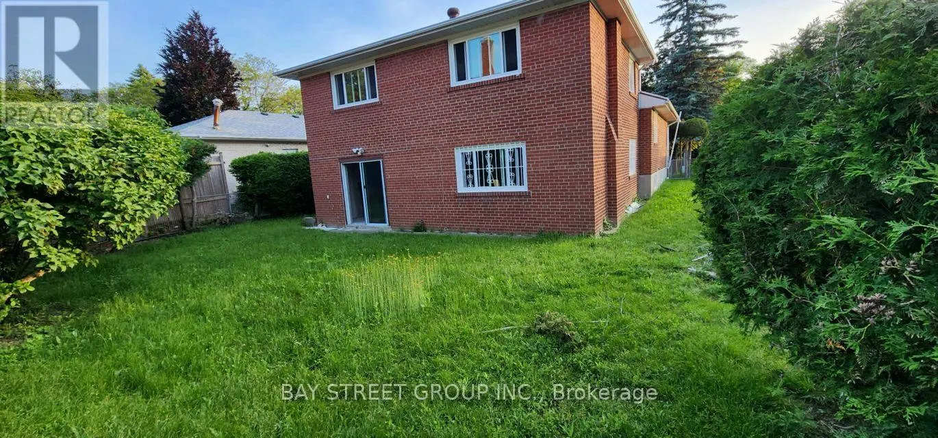 ROOM2 - 45 PINEWAY BOULEVARD