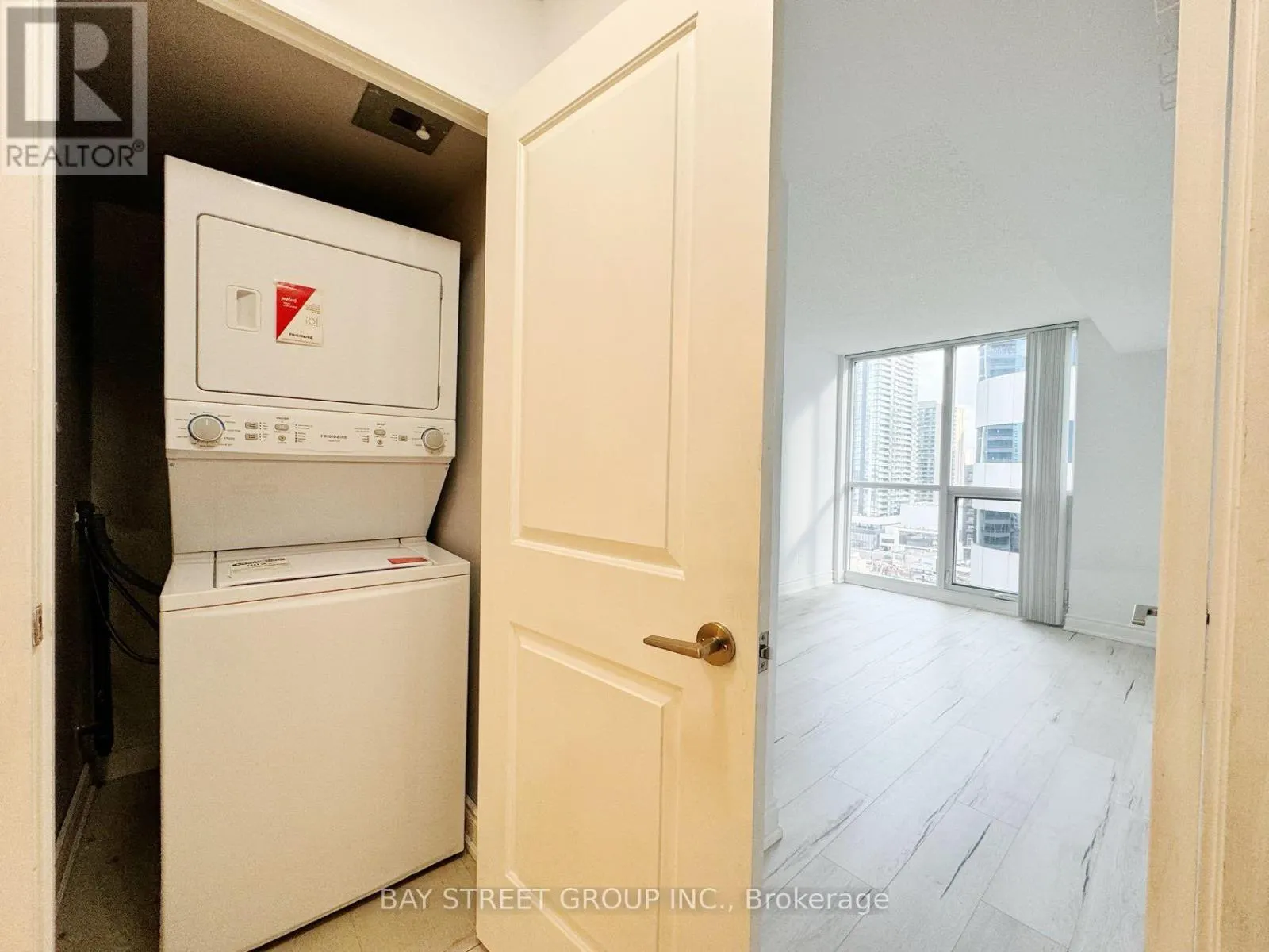 1611 - 4968 YONGE STREET