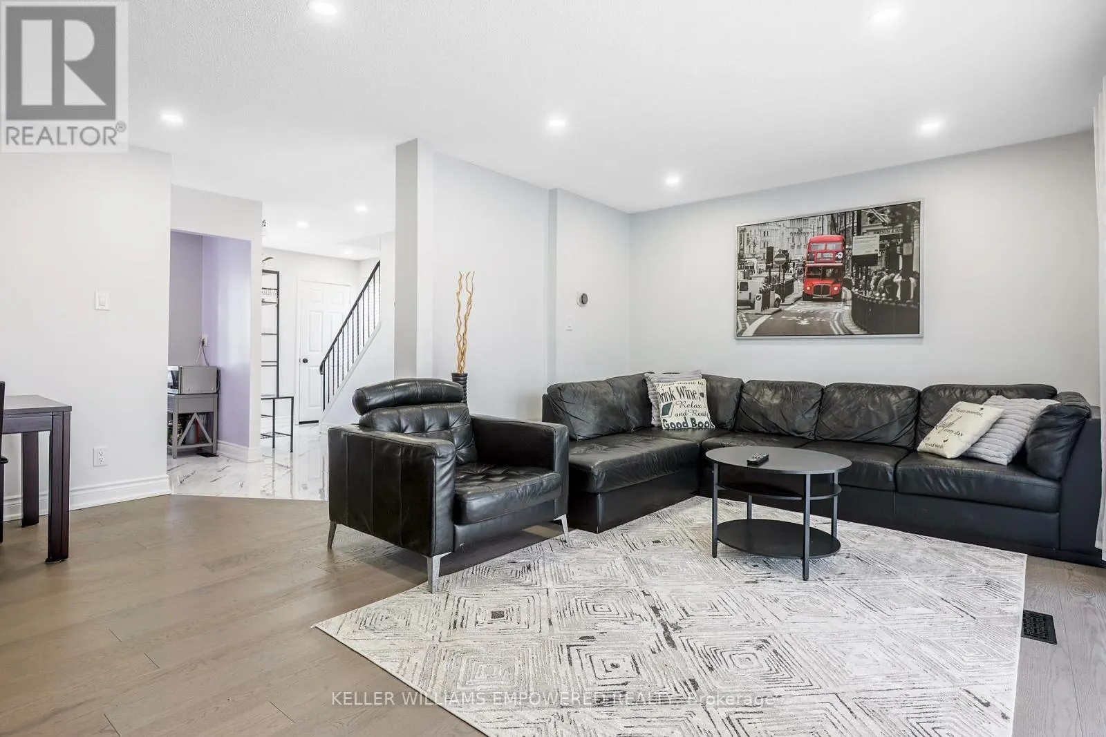 199 HOLLYBERRY TRAIL