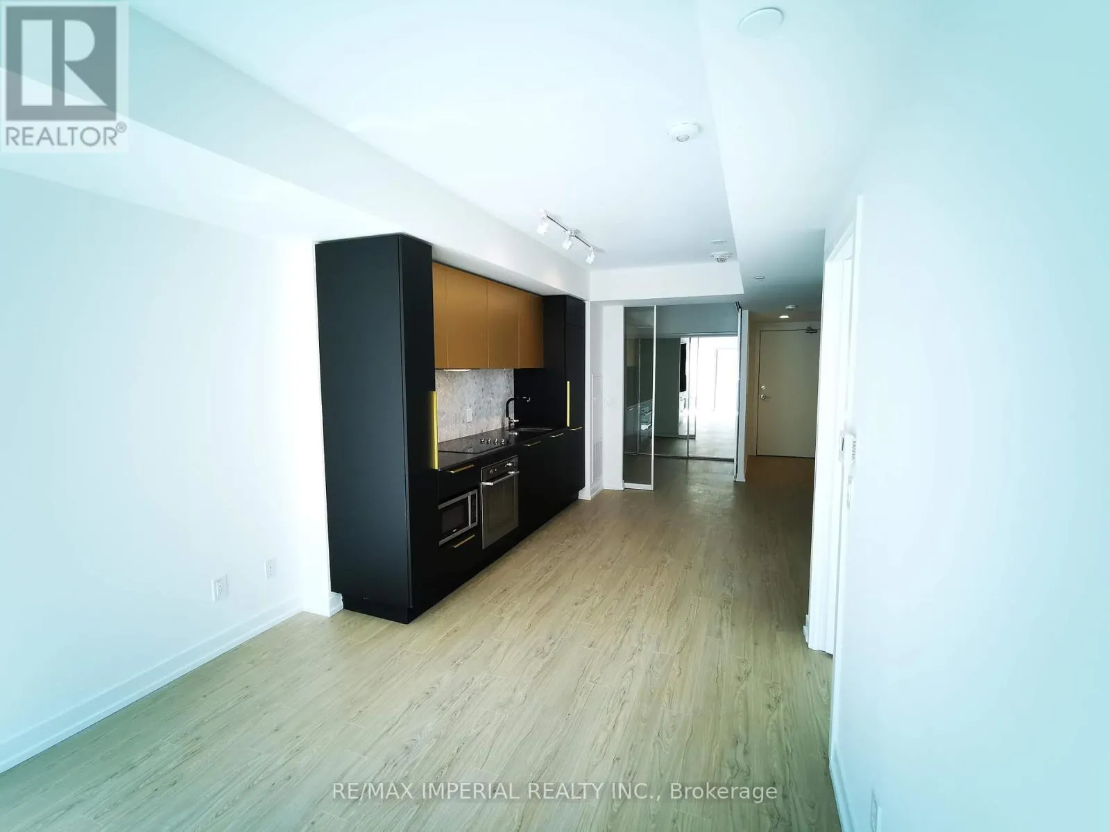609 - 85 WOOD STREET
