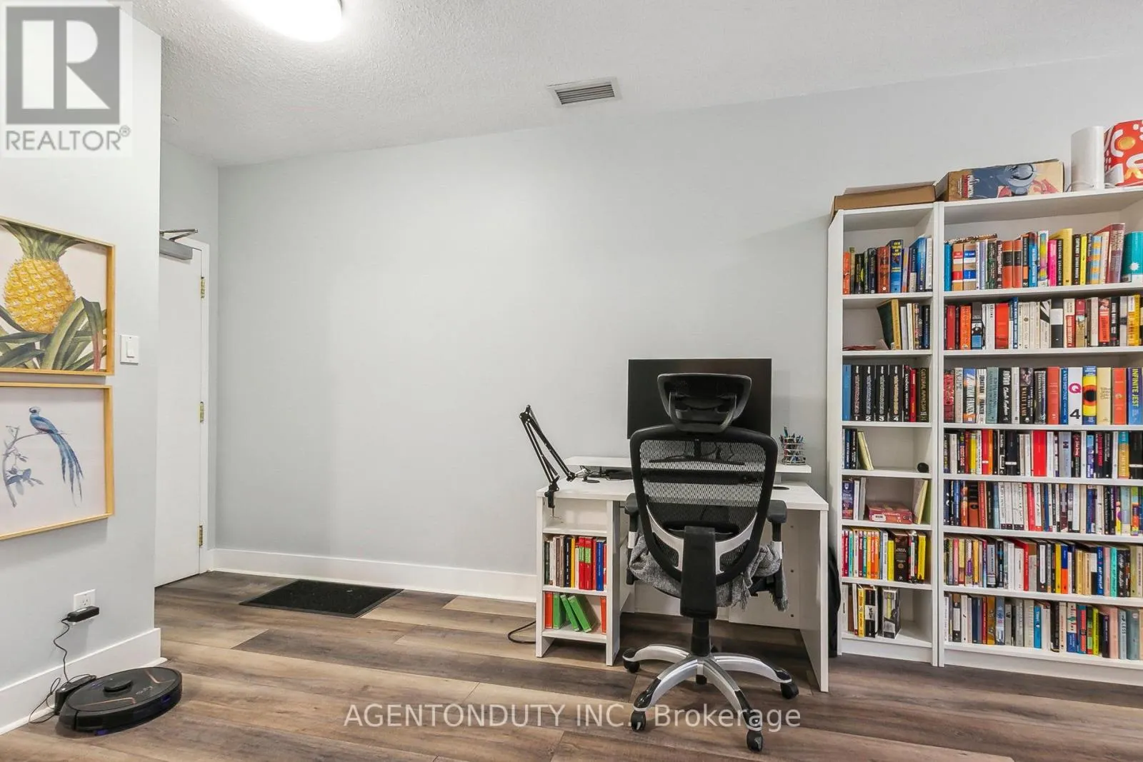708 - 393 KING STREET W
