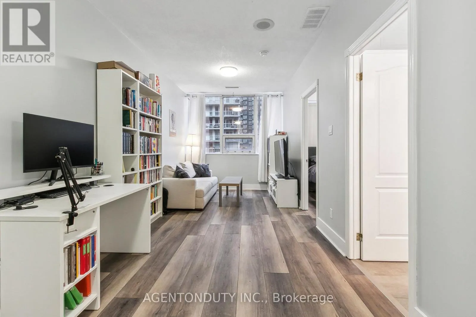 708 - 393 KING STREET W