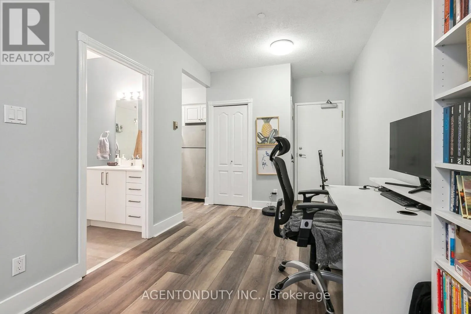 708 - 393 KING STREET W