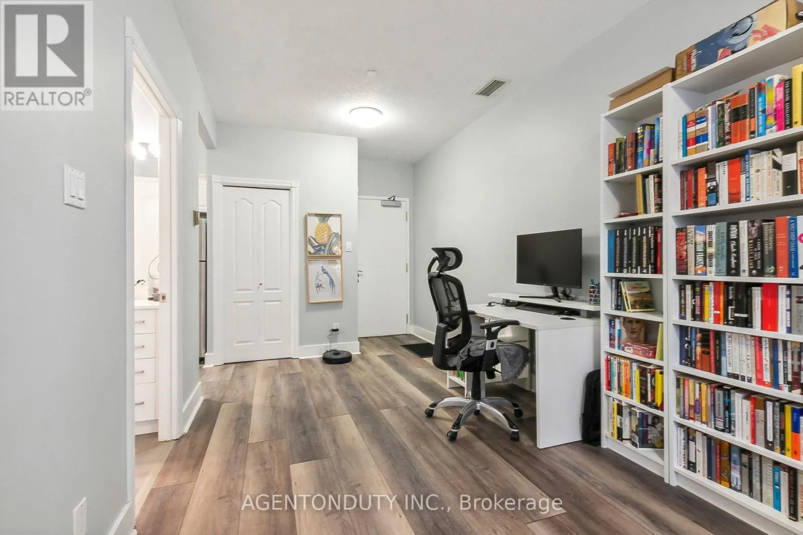 708 - 393 KING STREET W