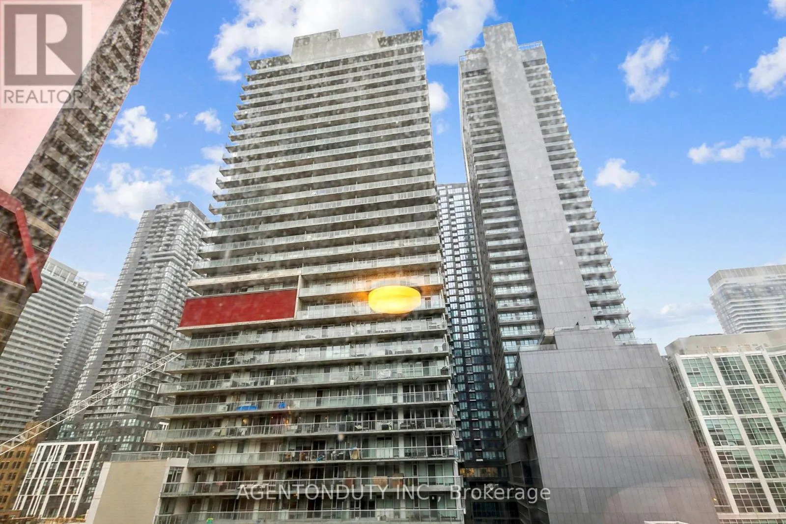 708 - 393 KING STREET W