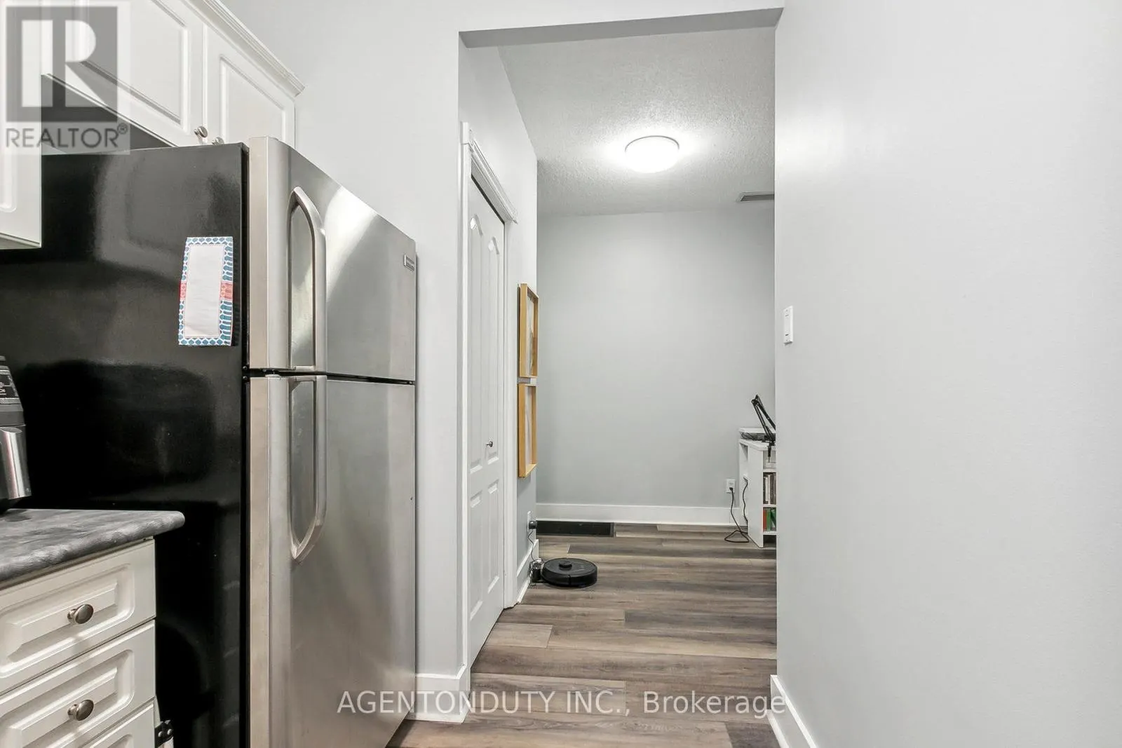 708 - 393 KING STREET W