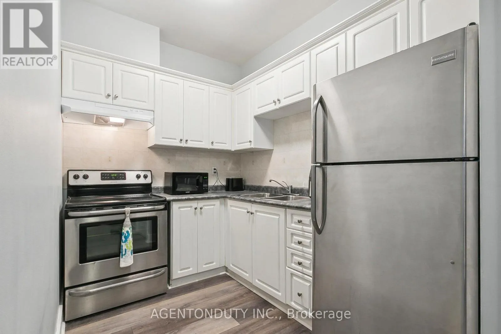 708 - 393 KING STREET W