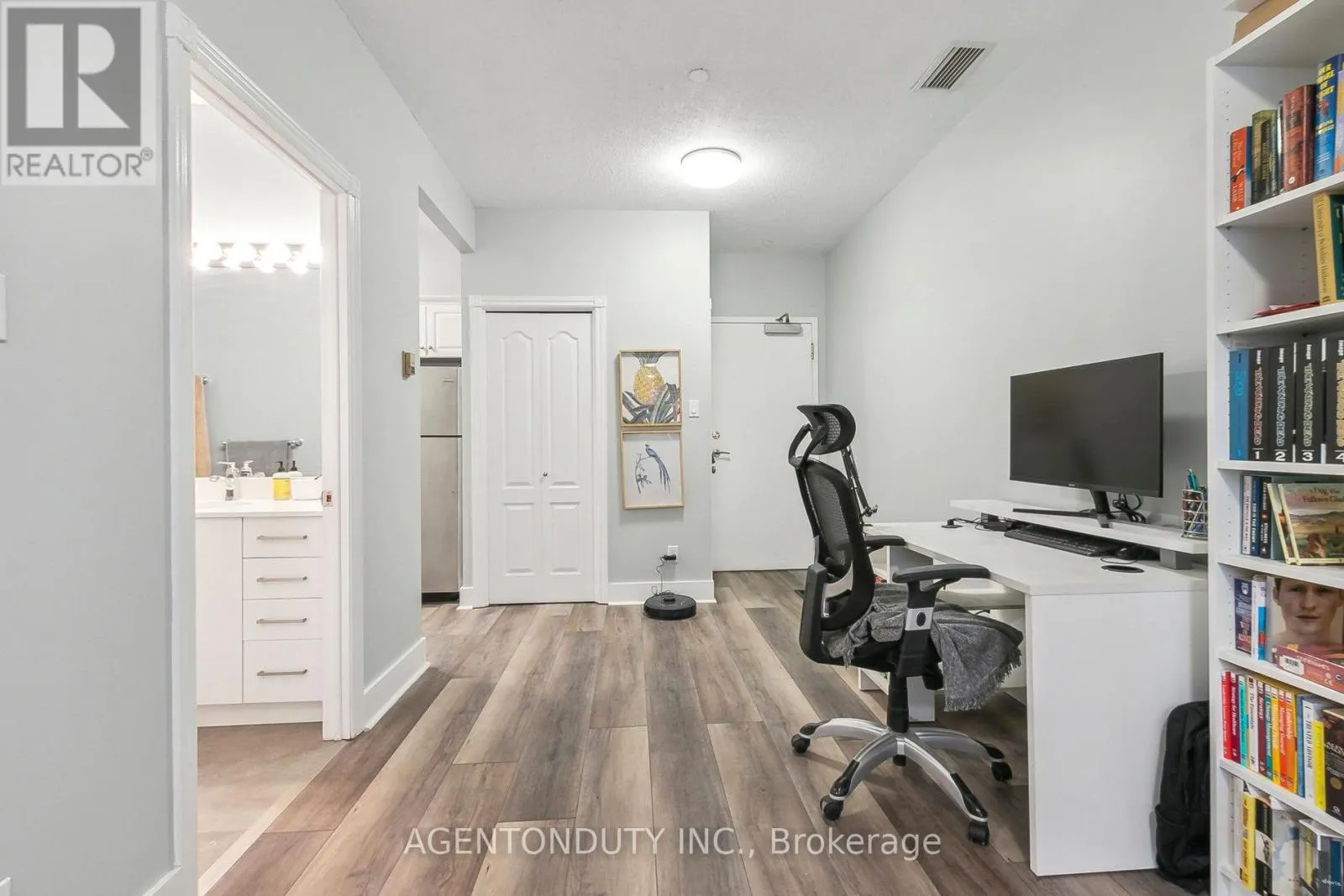 708 - 393 KING STREET W