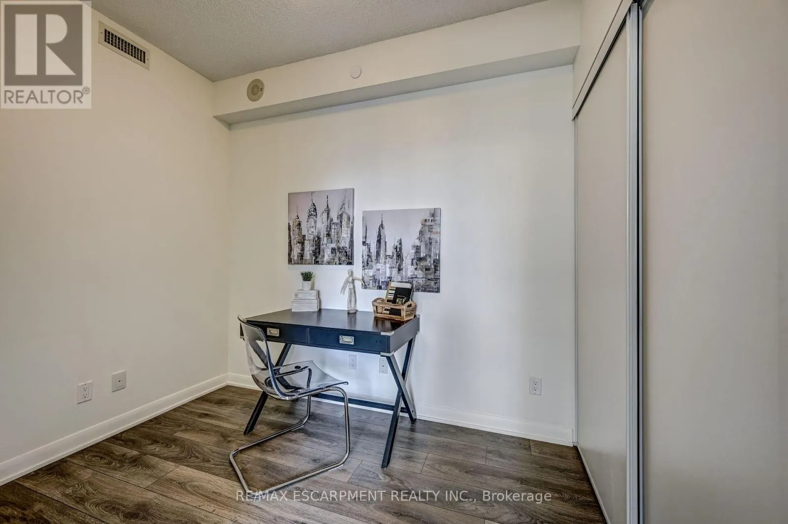 714 - 435 RICHMOND STREET W