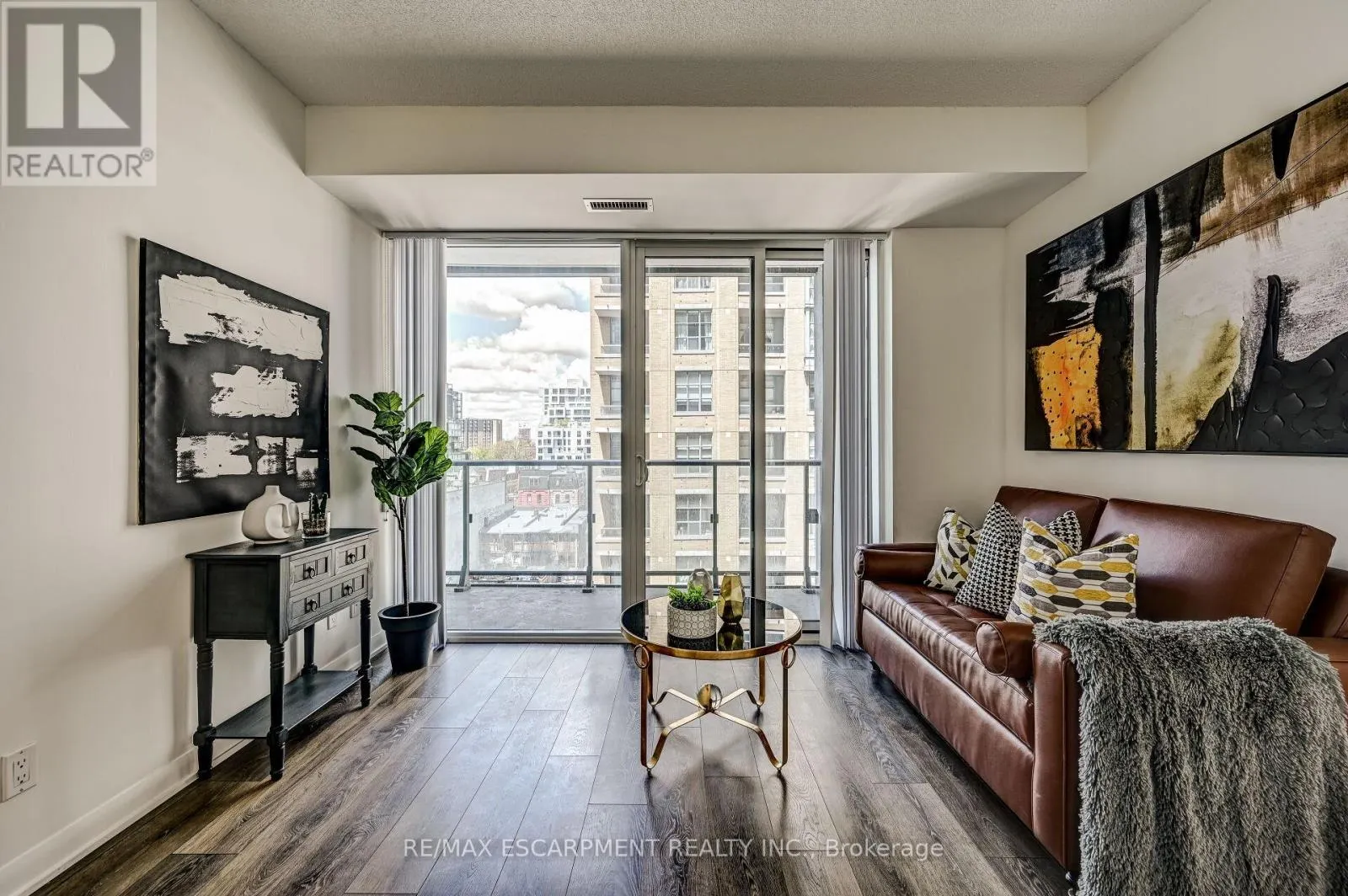 714 - 435 RICHMOND STREET W