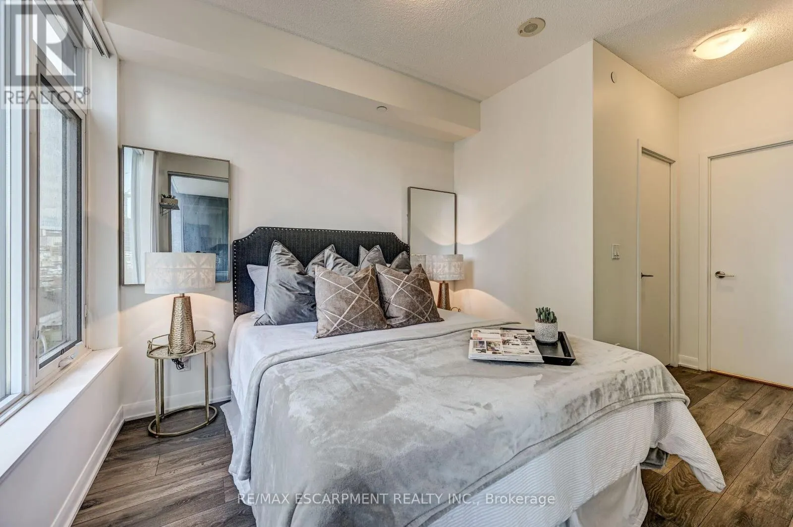 714 - 435 RICHMOND STREET W